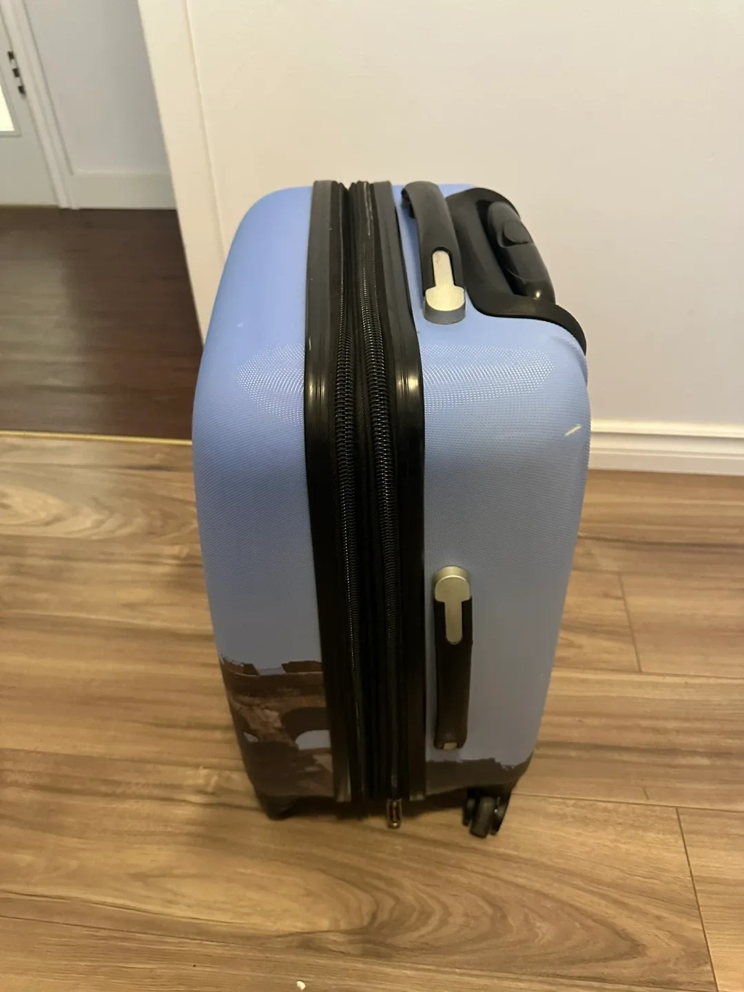 National Geographic Explorer Carry-On Suitcase Italy Colosseum image indicator(6)