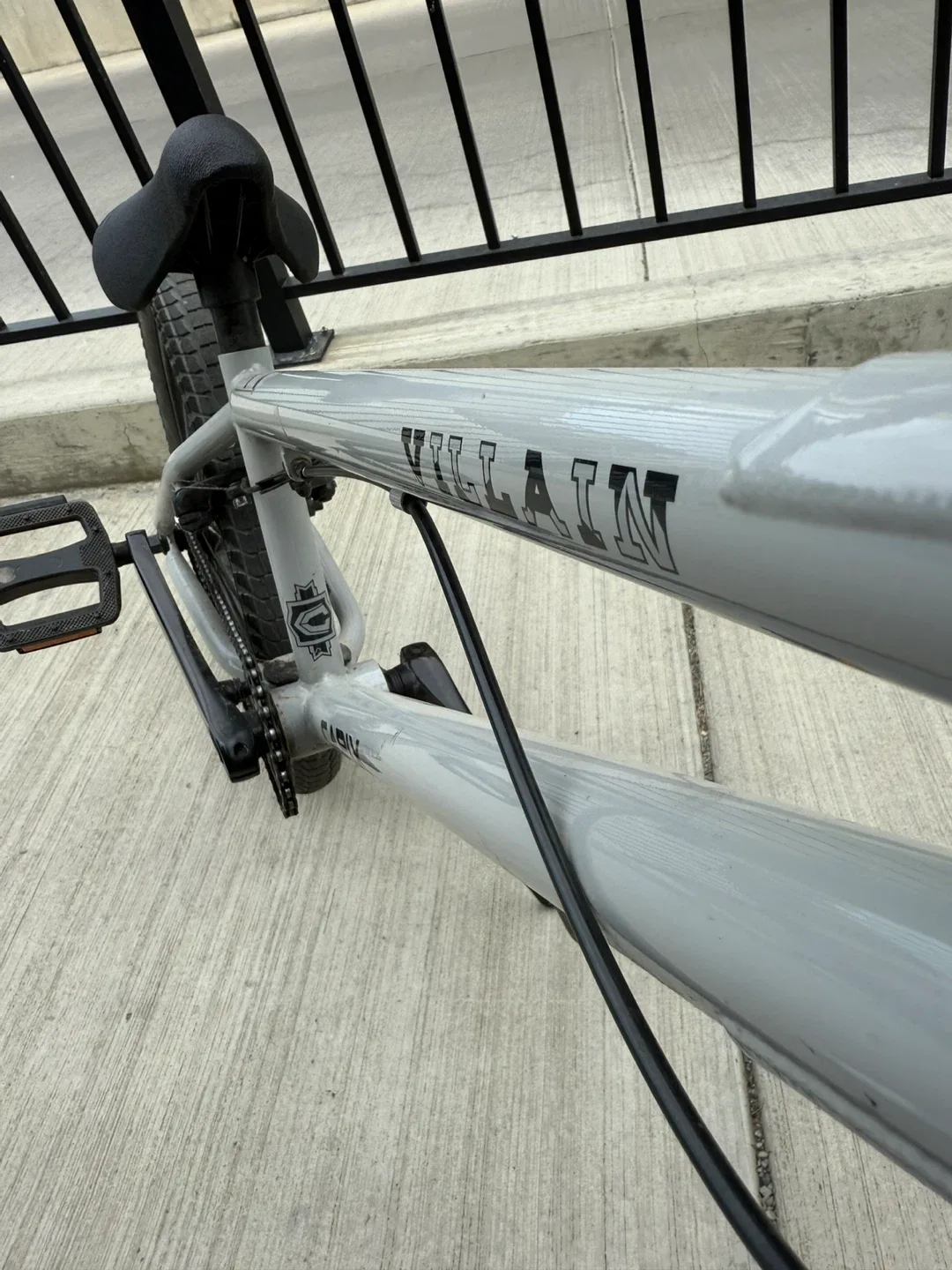 Capix Villain BMX Bike - Great Condition image indicator(4)