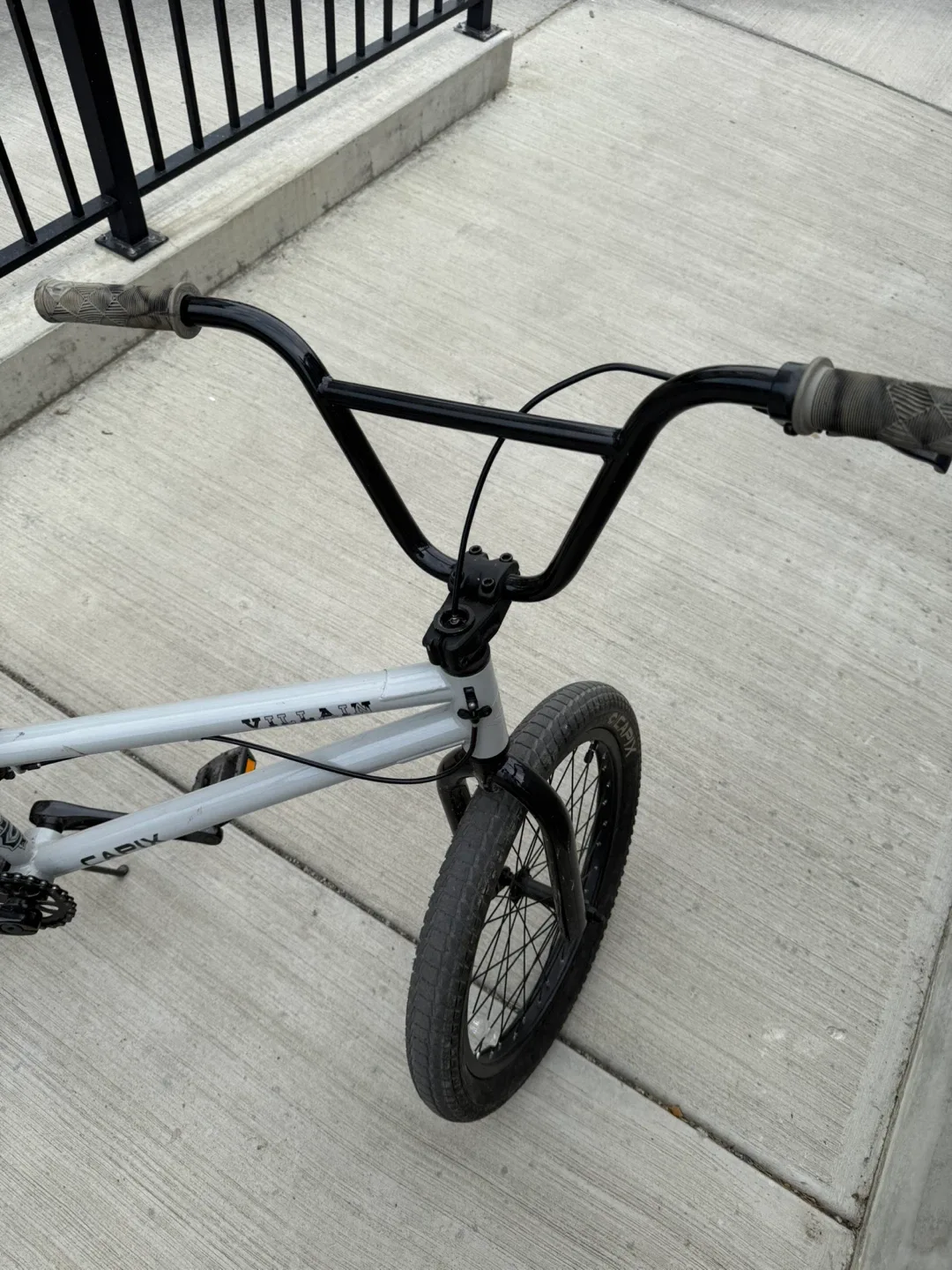 Capix Villain BMX Bike - Great Condition image indicator(5)