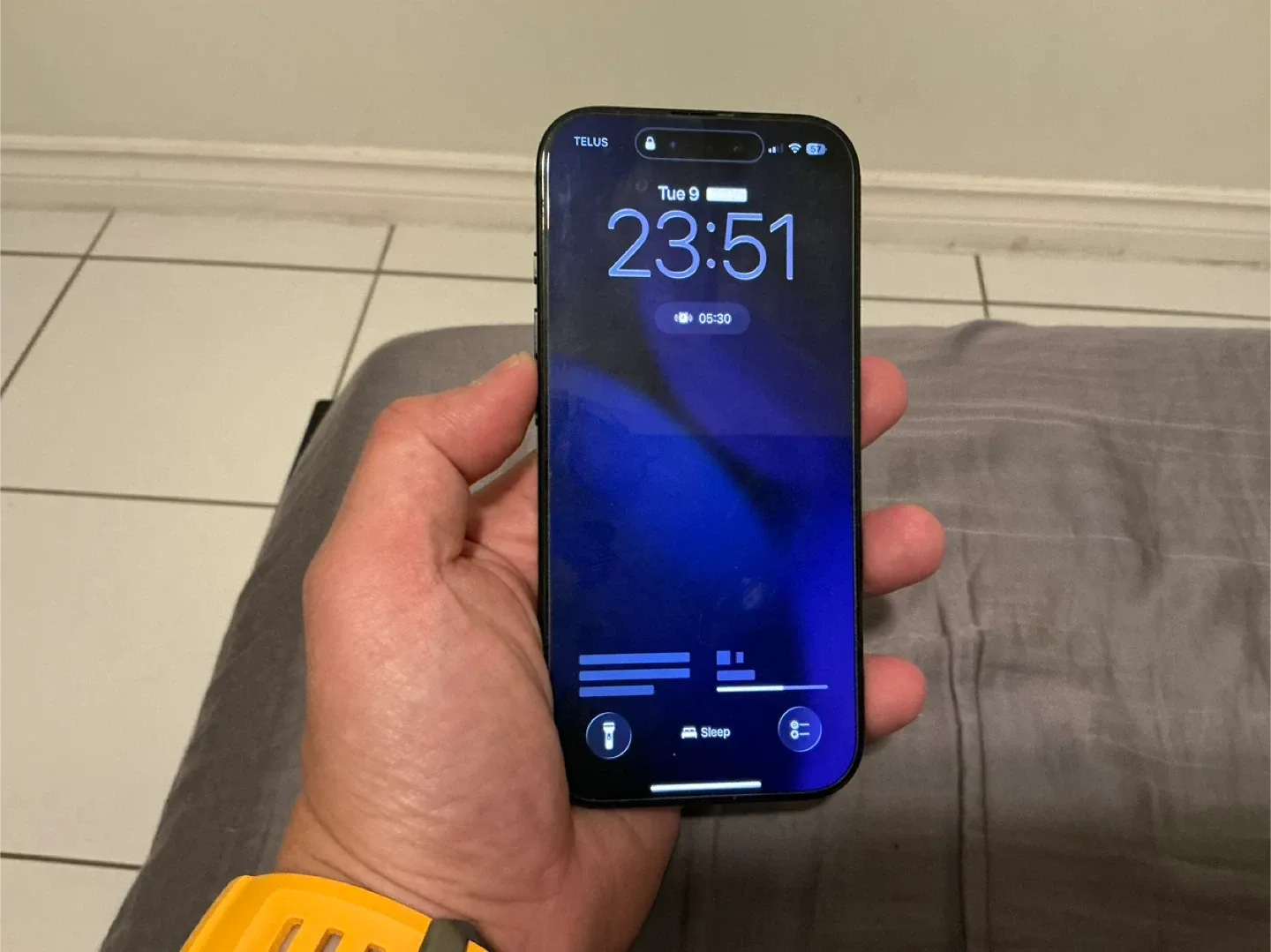 Iphone 16 pro Black 256gb image indicator(3)