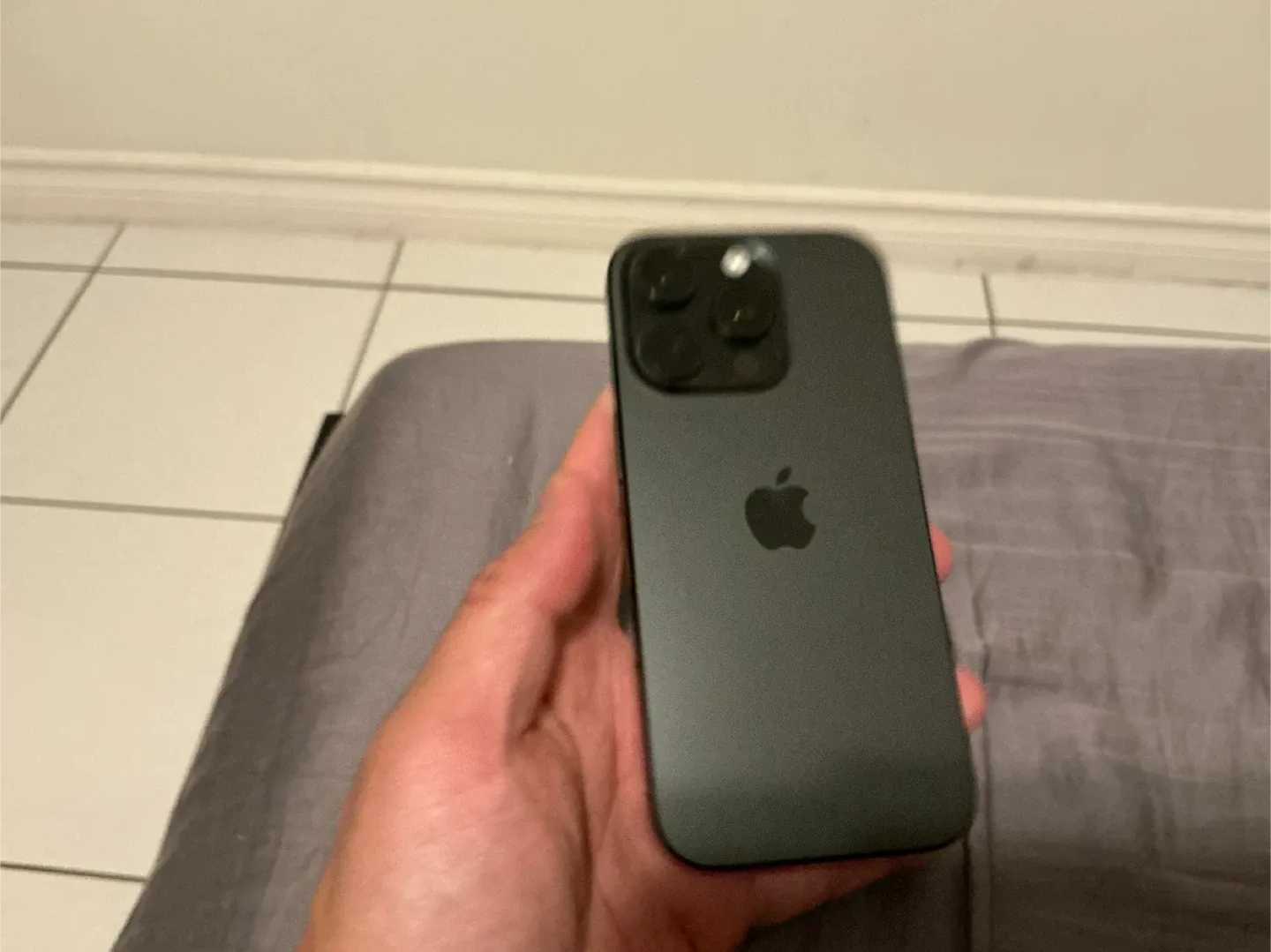 Iphone 16 pro Black 256gb image indicator(5)