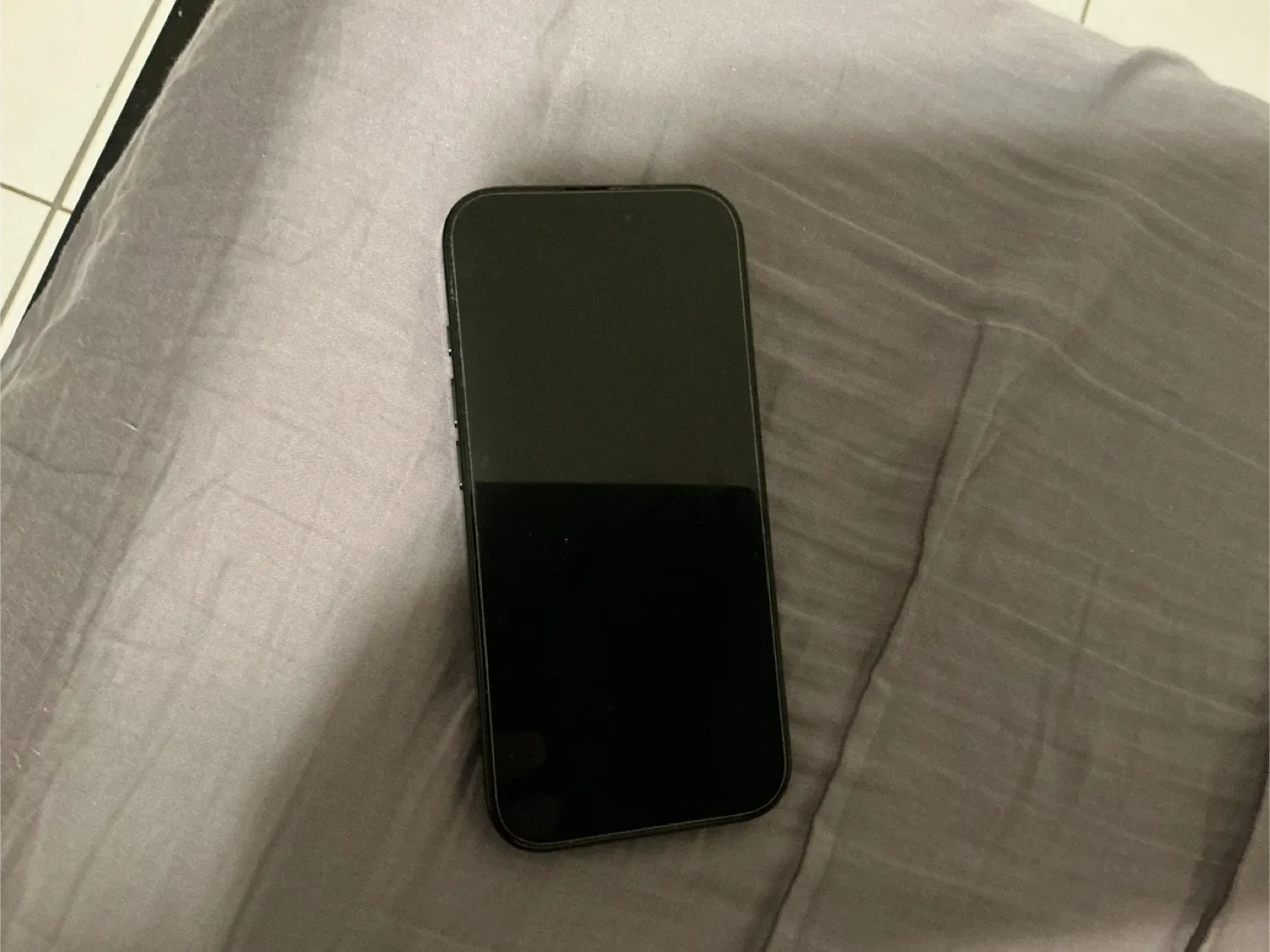 Iphone 16 pro Black 256gb image indicator(2)