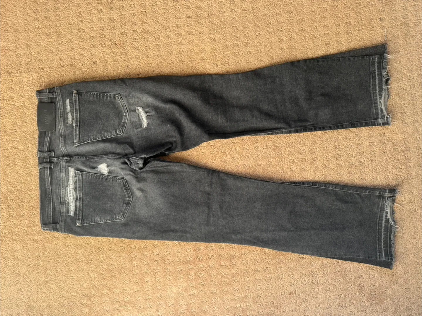 Zara Black Distressed Jeans - Size 32 image indicator(4)