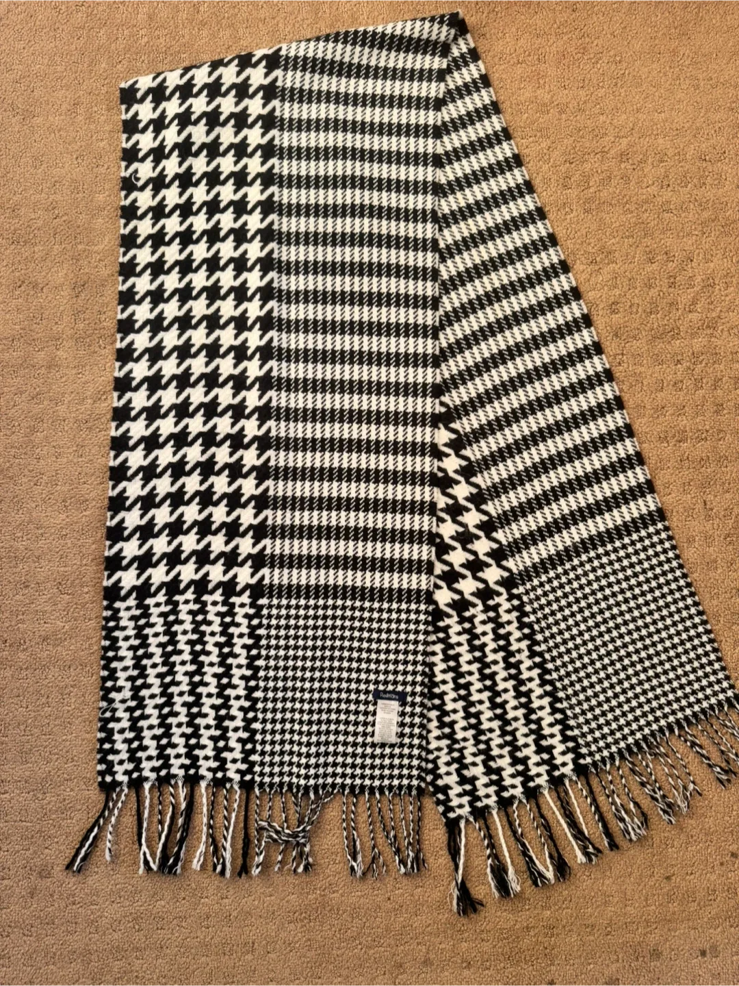 Assorted Scarves image indicator(3)