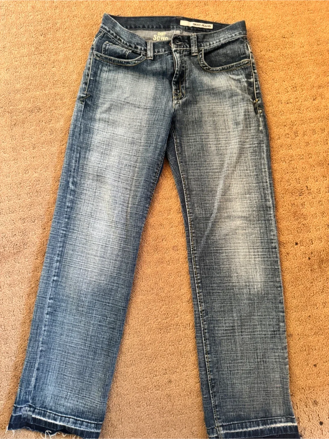 DKNY Jeans Soho 21x32 image indicator(3)