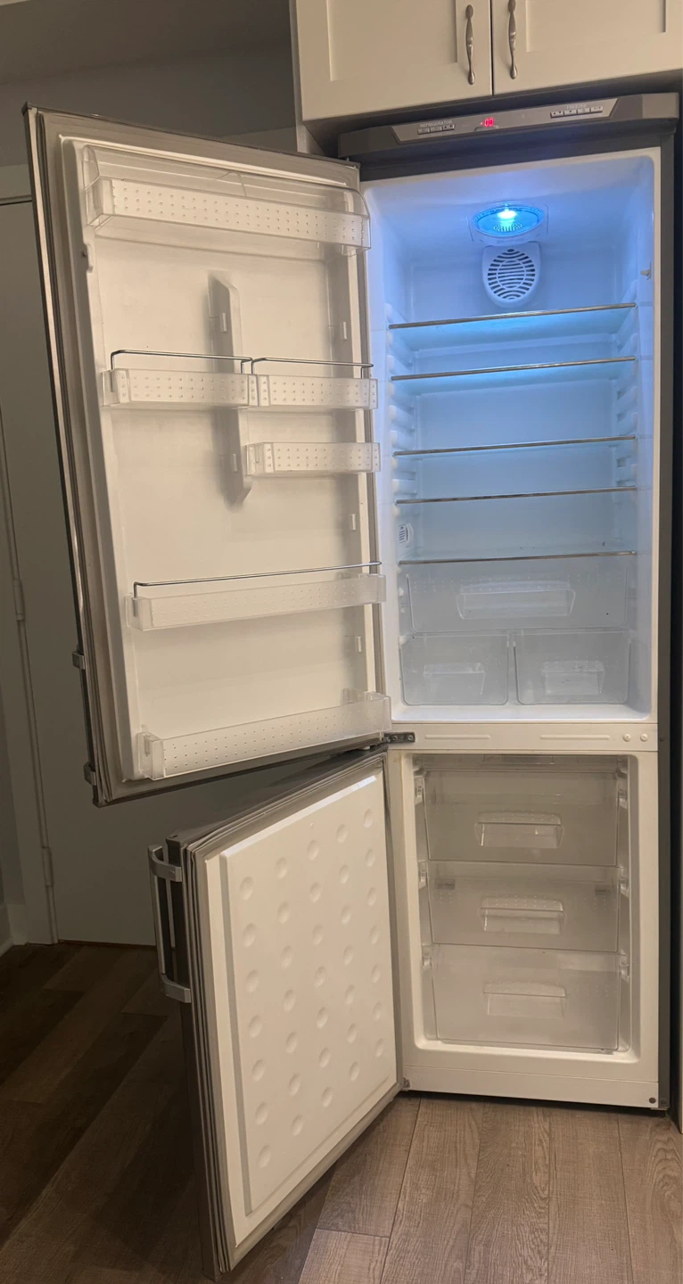 MOVING SALE 💥Stainless Steel Refrigerator - photo 2