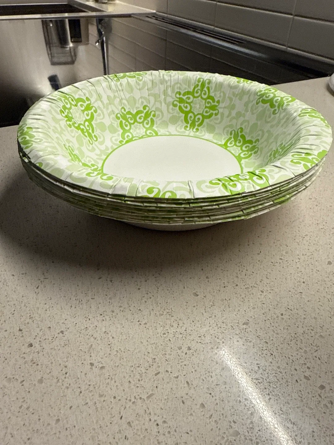 Glad Paper Plates 11- Green Pattern image indicator(2)