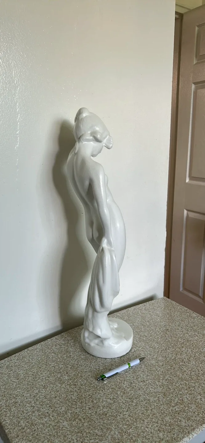 White Ceramic Woman Statue image indicator(2)