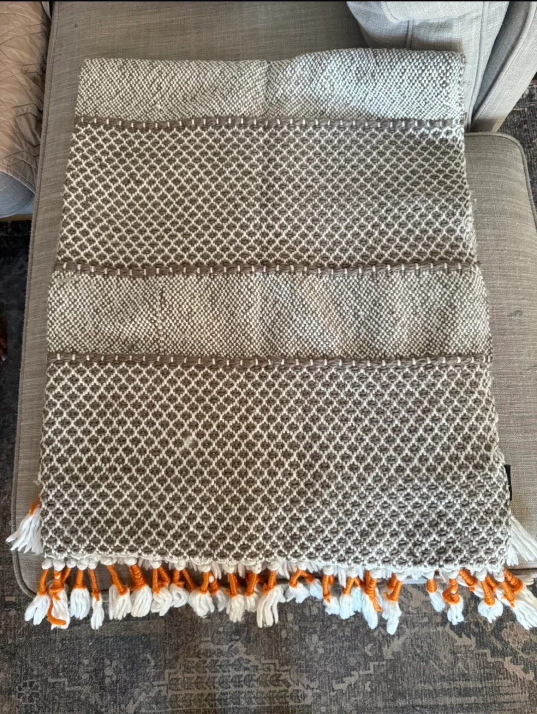 Woven Throw Blanket with Tassels image indicator(2)
