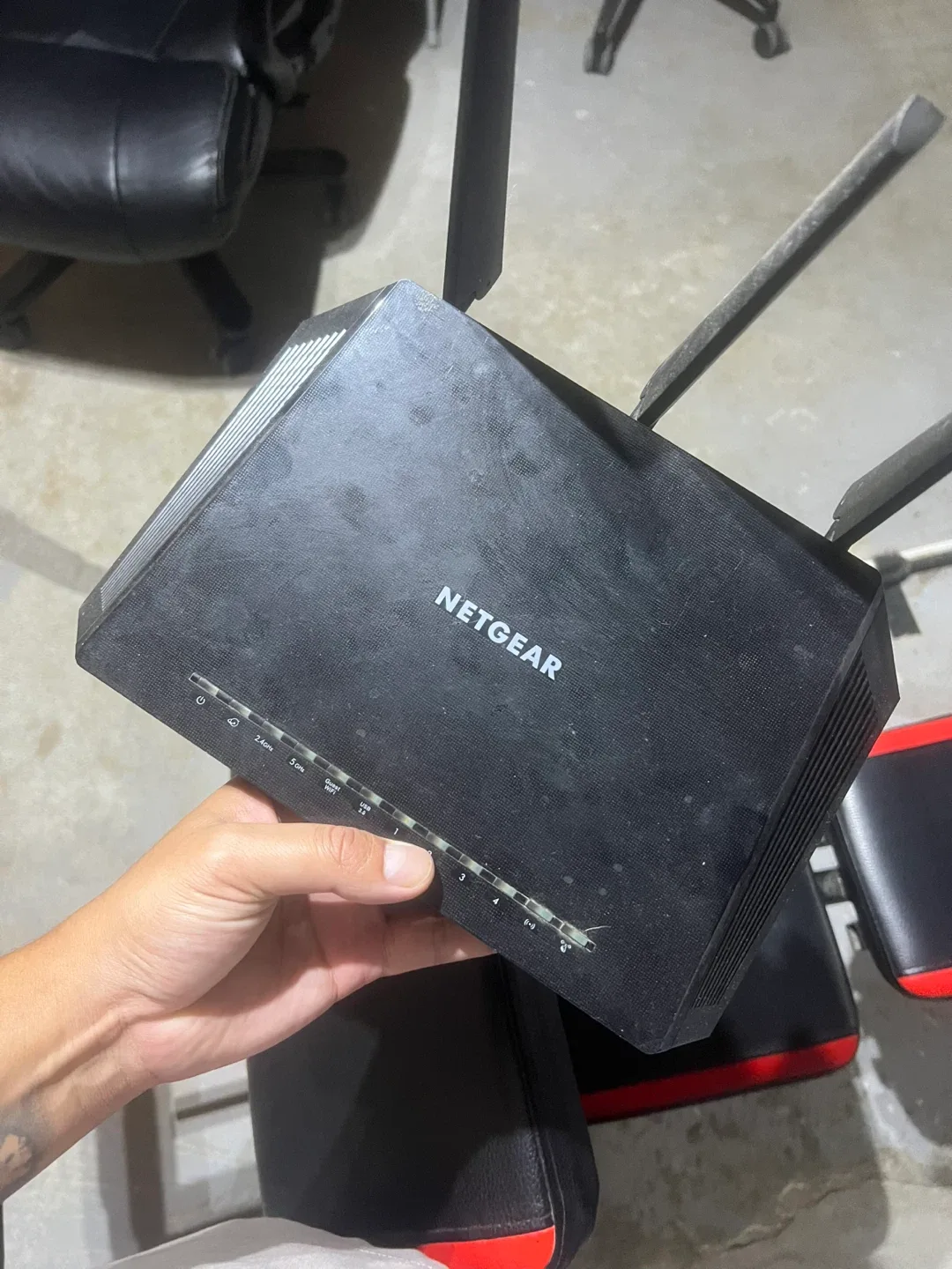 Netgear Nighthawk AC2600 Smart WiFi Router thumbnail