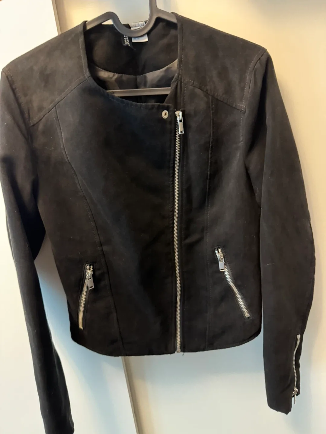 [New] H&M Black Suede Moto Jacket image indicator(5)