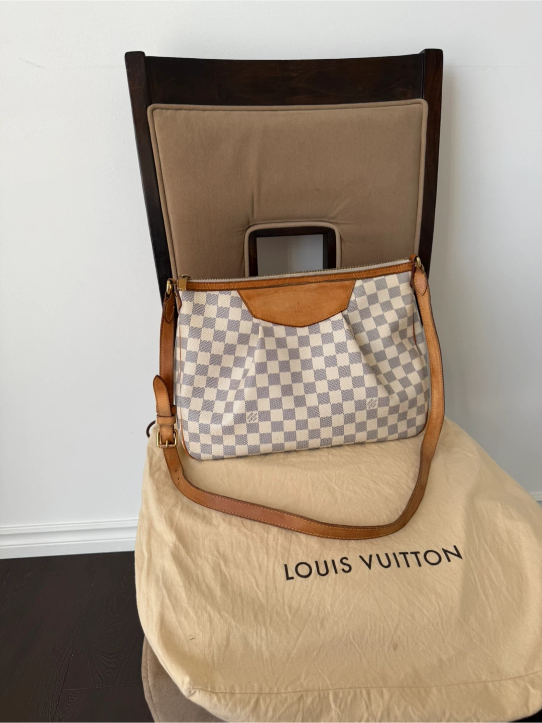Authentic Louis Vuitton Siracusa GM - photo 2