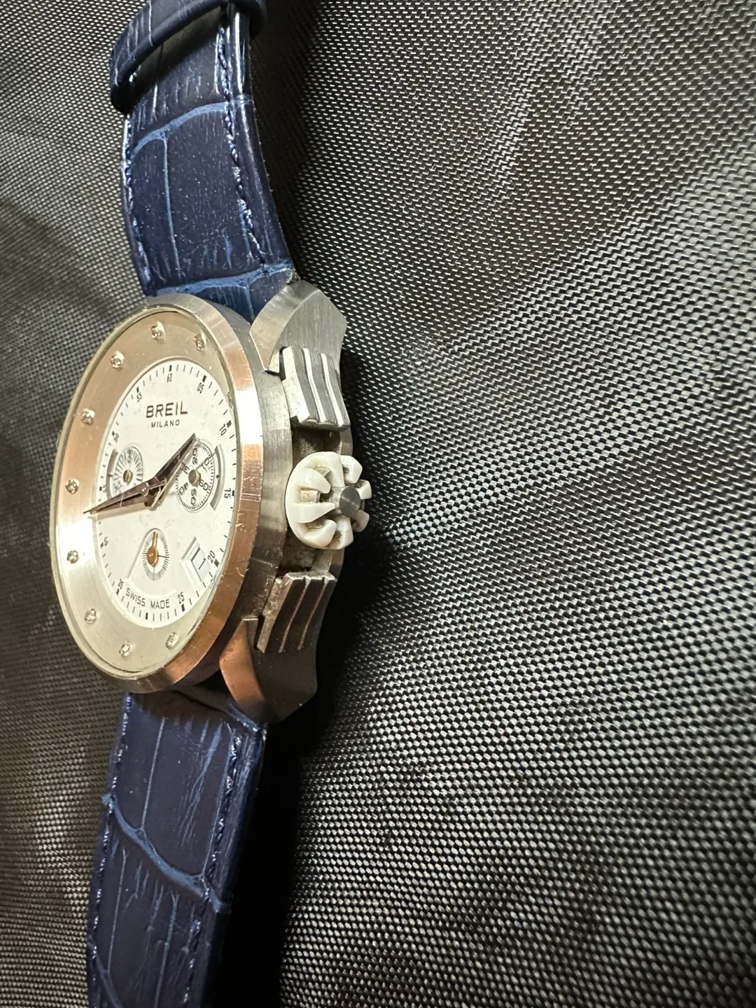 Breil Milano Watch with Blue Alligator Grain Strap image indicator(3)