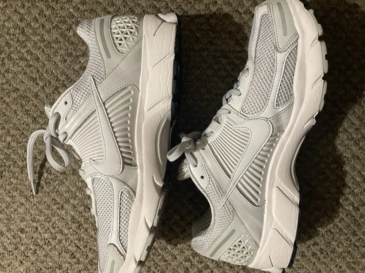 Nike Vomero 5 Light Silver/White Sneakers size 10.5