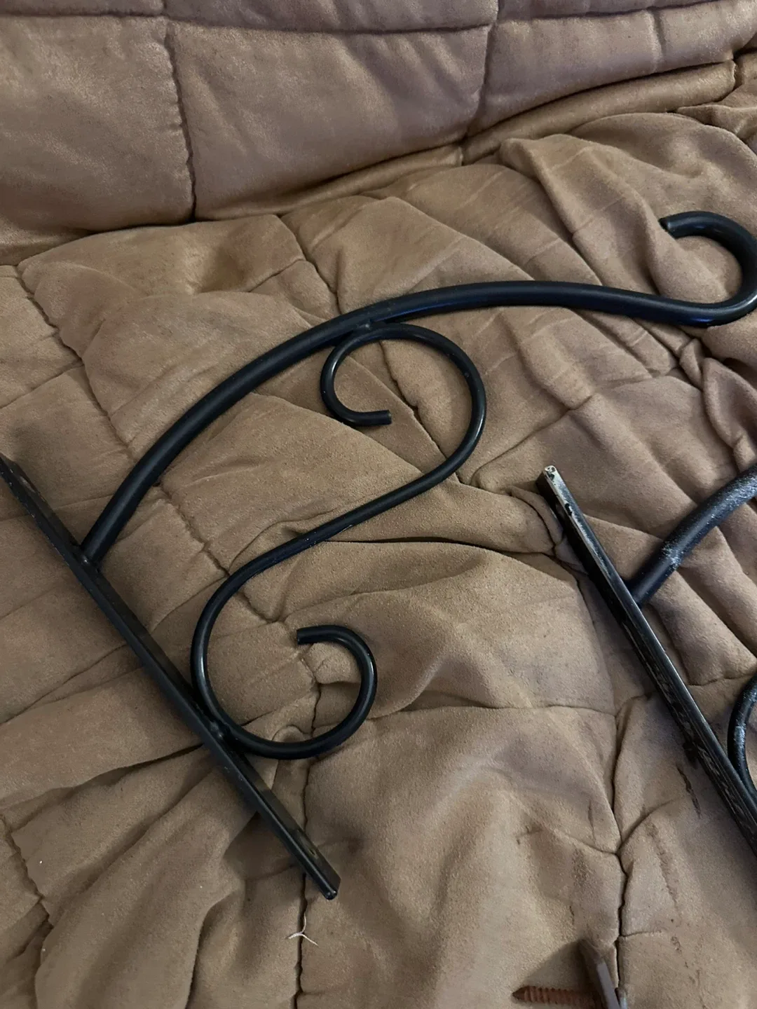 Metal Plant Hangers - Black & Brown image indicator(2)