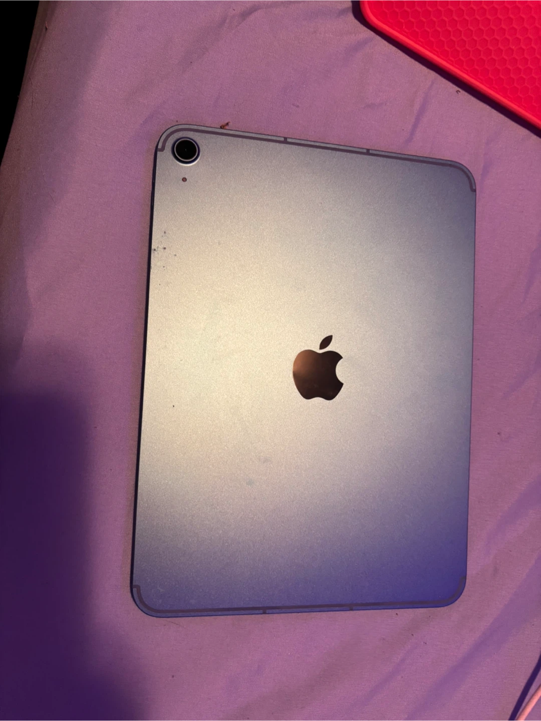 iPad (A16) 128GB with Charger - photo 3