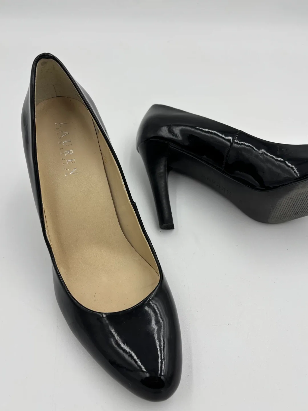 Lauren Ralph Lauren Black Patent Leather Heels Size 8 image indicator(5)