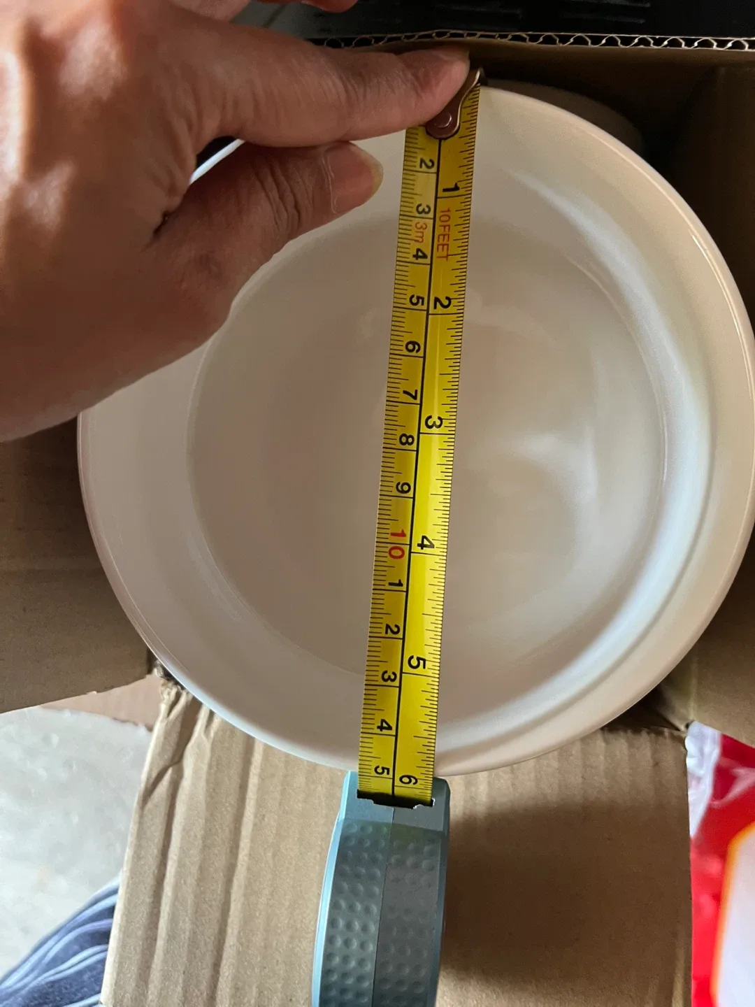 Set of 6 White Ceramic Bowls - NEW in Box image indicator(5)