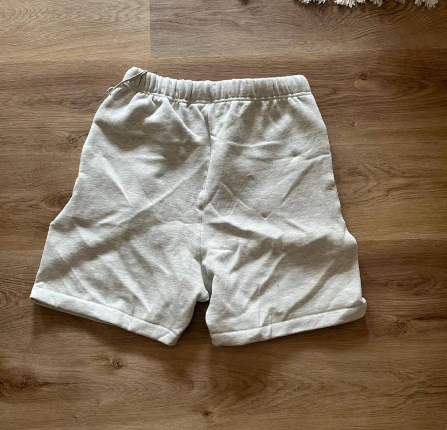 Essentials Fear Of God Light Oatmeal Shorts Men’s - photo 2
