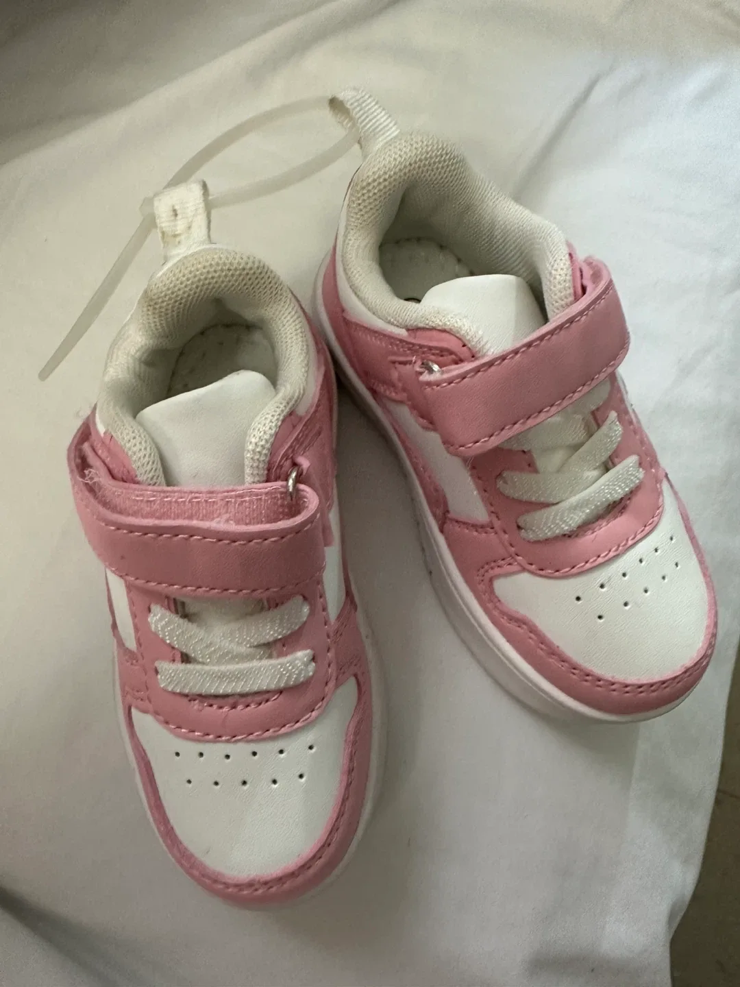 Link Kids Pink & White Sneakers - Size 4 thumbnail