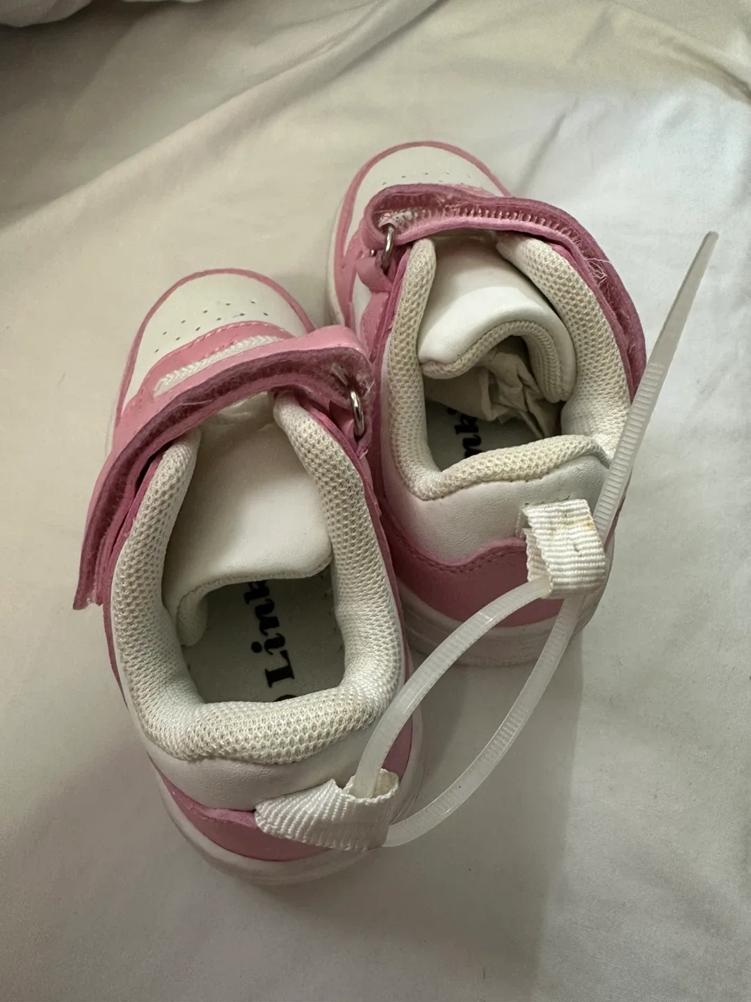 Link Kids Pink & White Sneakers - Size 4 image indicator(3)