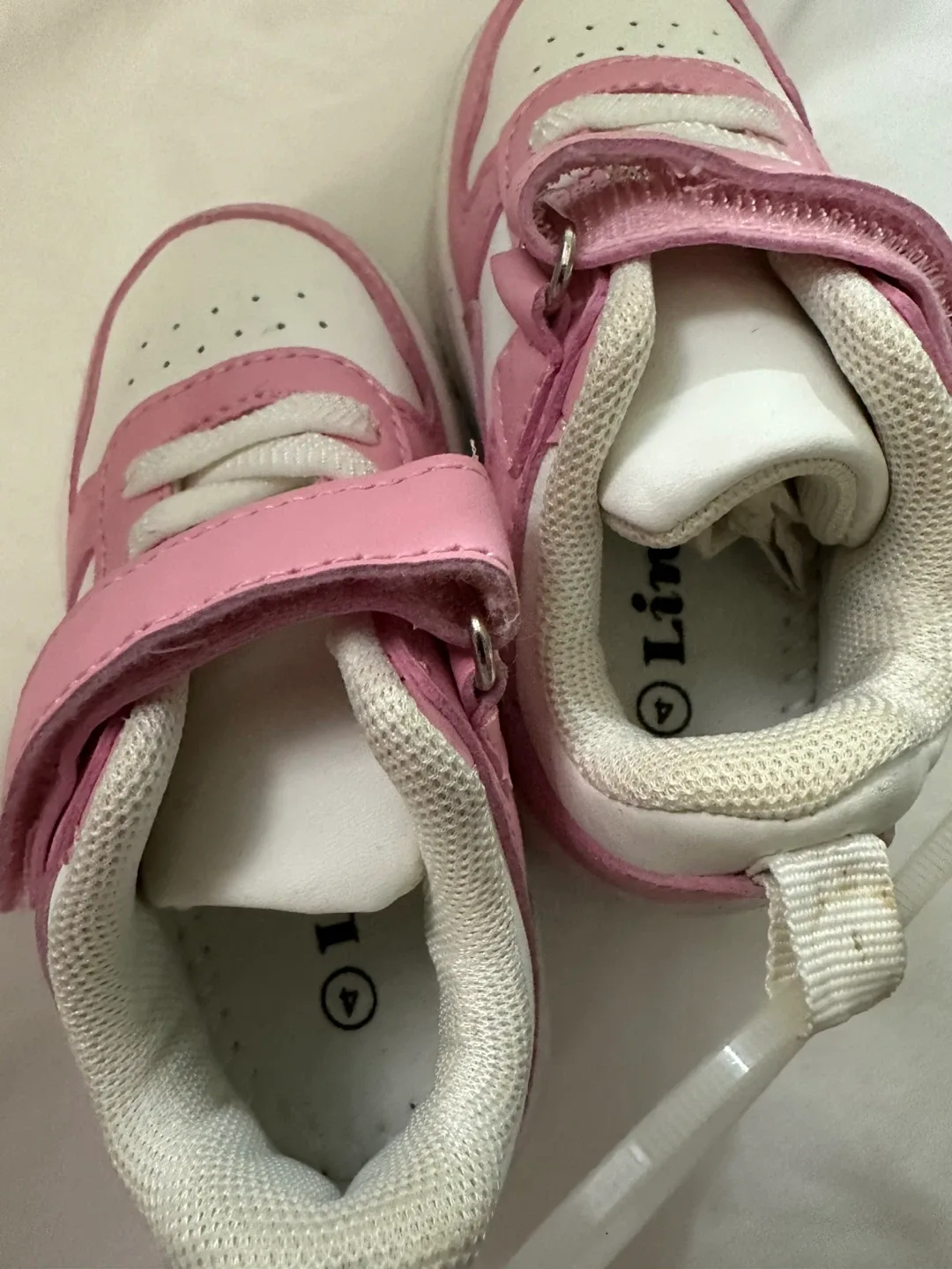 Link Kids Pink & White Sneakers - Size 4 image indicator(4)