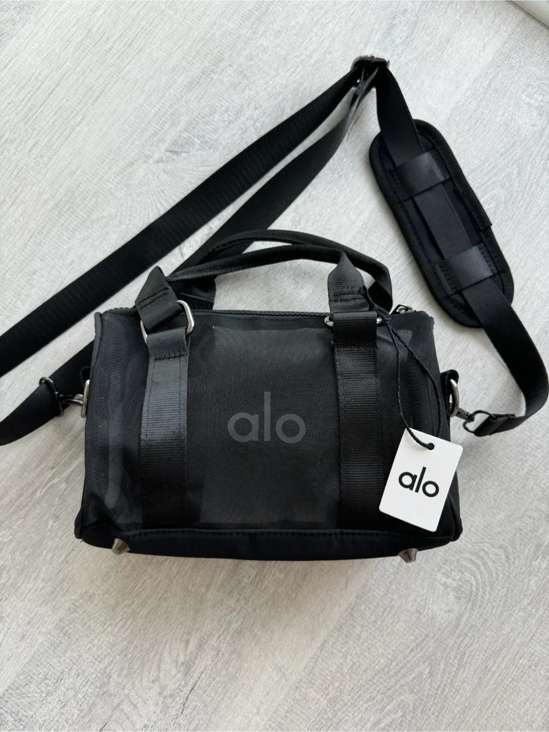 ALO Yoga Mini Sheer Duffle - Black/White image indicator(3)