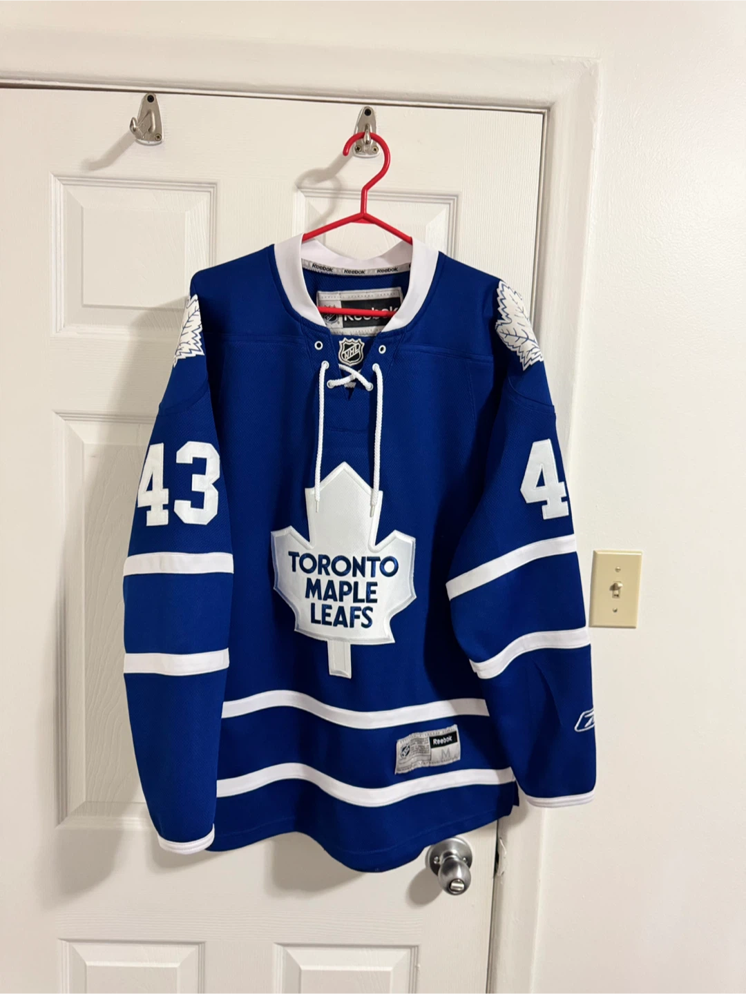 Nazem Kadri Toronto Maple Leaf Jersey 43 (medium)