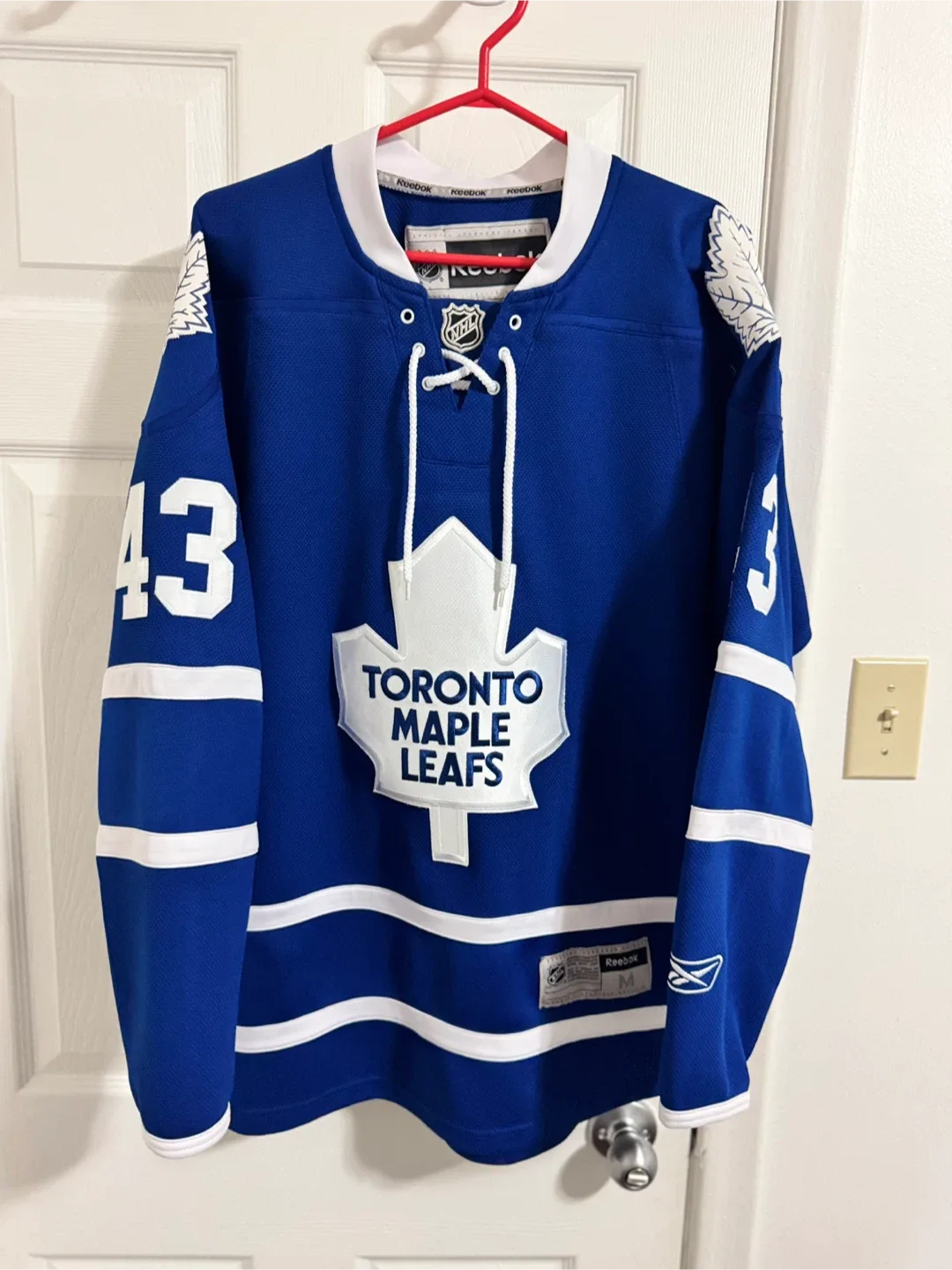 Nazem Kadri Toronto Maple Leaf Jersey 43 (medium) image indicator(2)