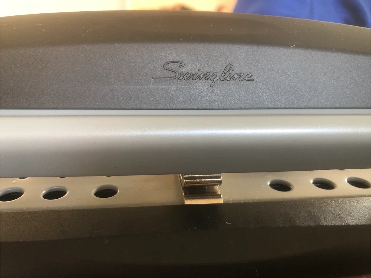 Swingline Hole Punch image indicator(5)