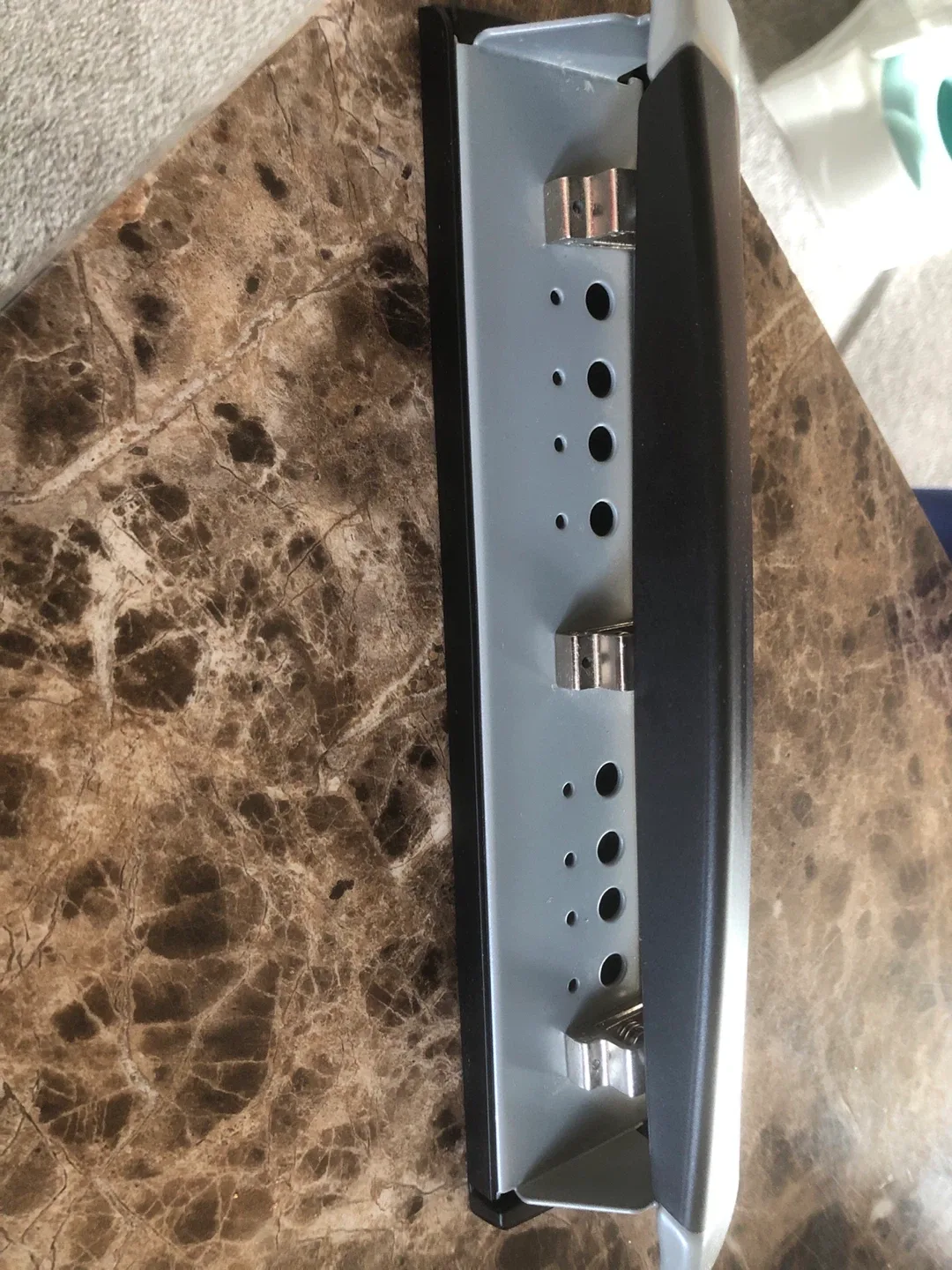 Swingline Hole Punch image indicator(2)