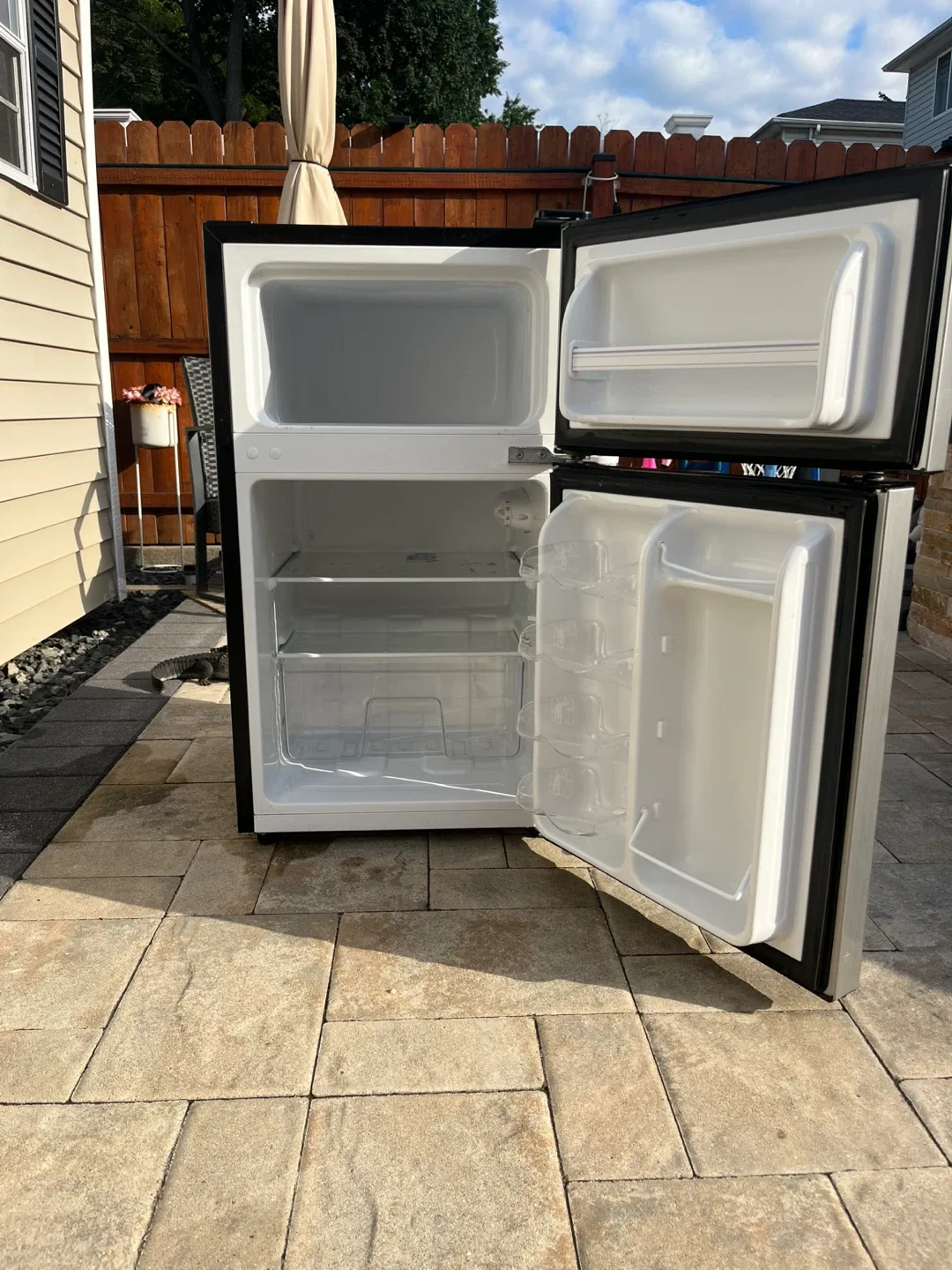 Hisense Mini Fridge - Stainless Steel image indicator(2)