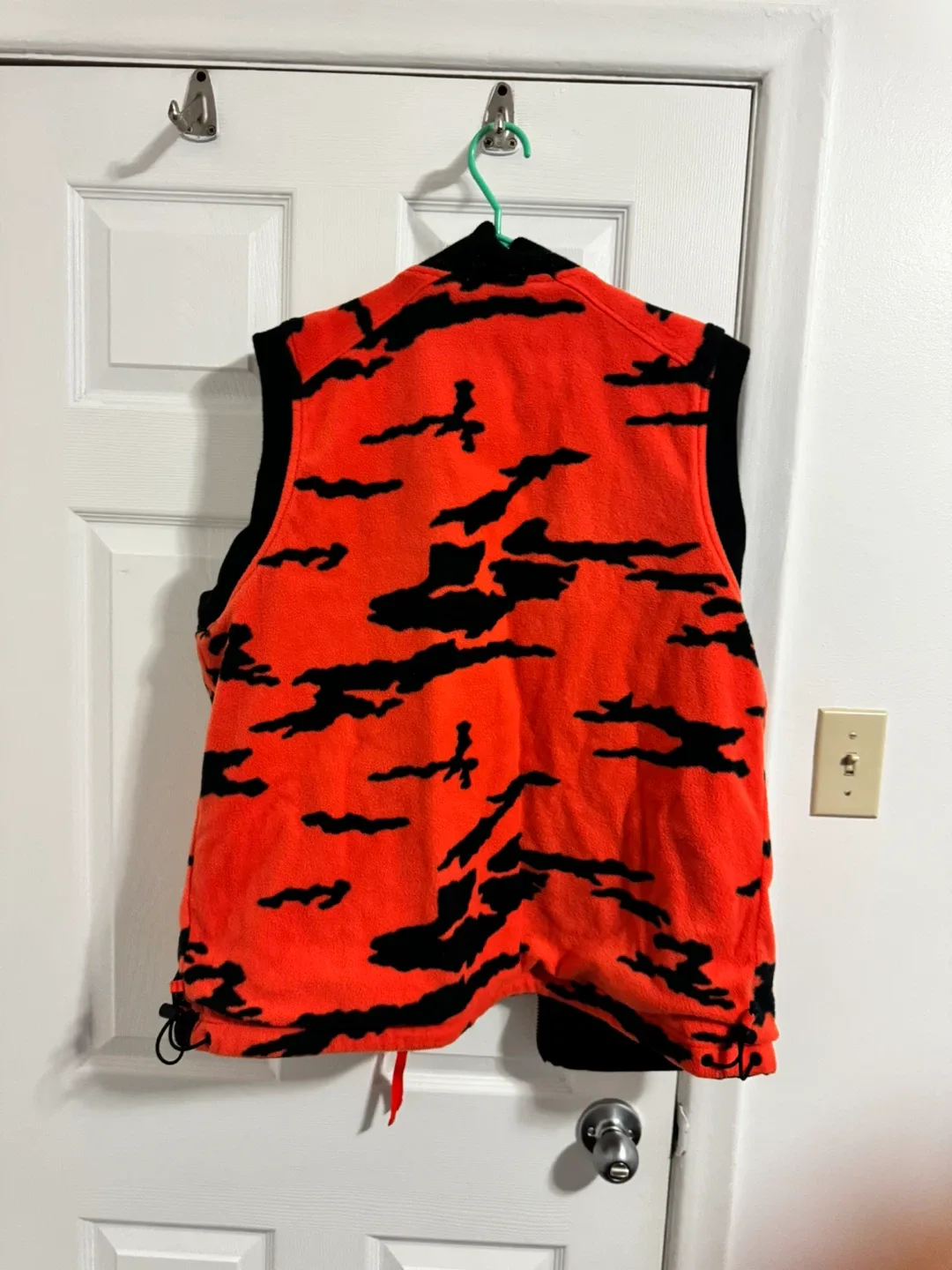 Columbia Reversible Vest Jacket (large) image indicator(8)