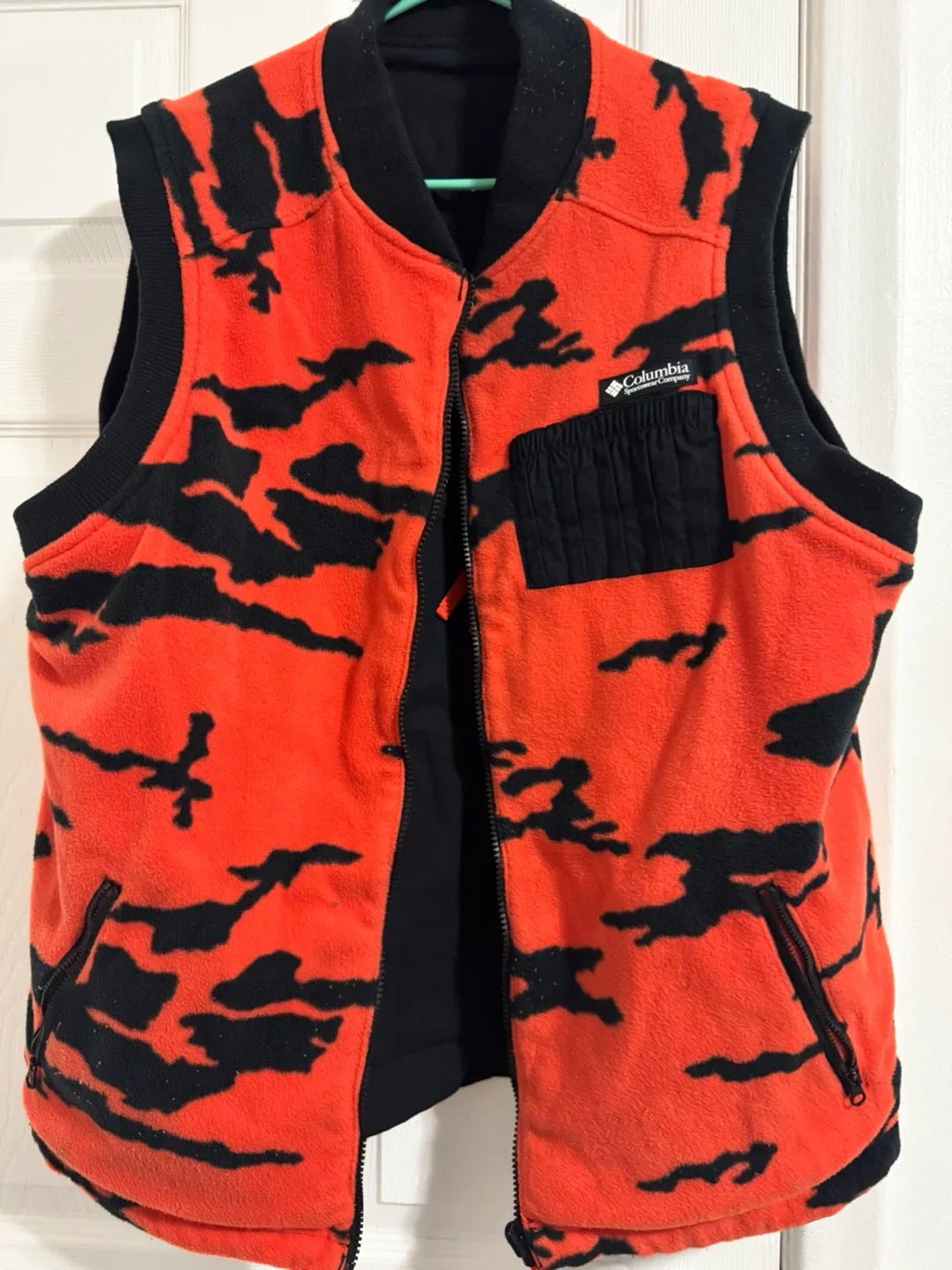 Columbia Reversible Vest Jacket (large) image indicator(7)