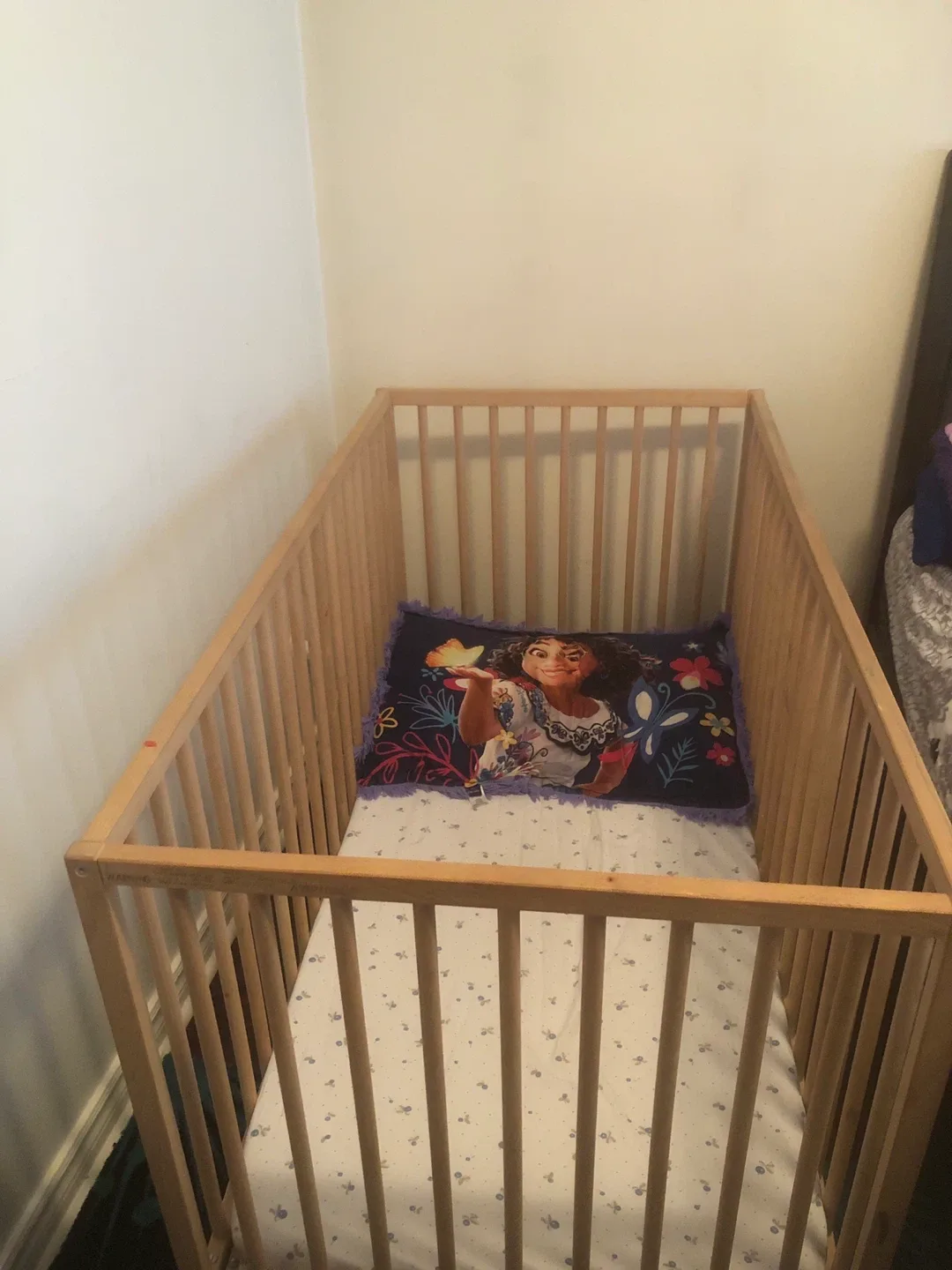 Wooden Baby Crib image indicator(5)