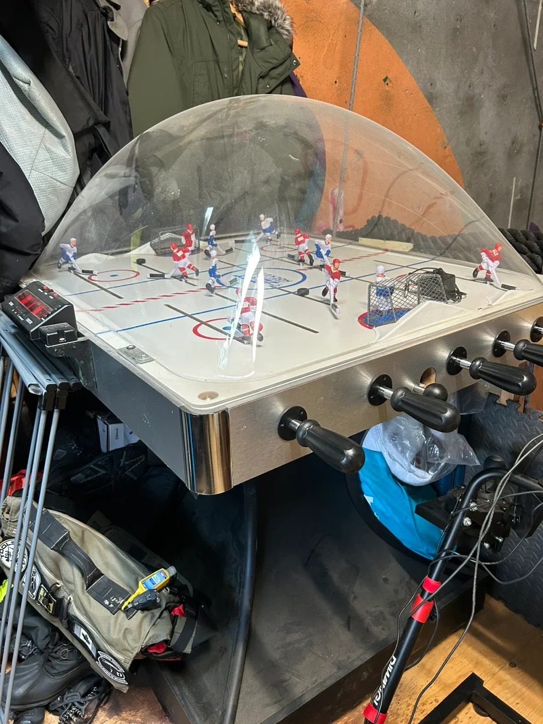 Bubble Hockey Table image indicator(3)