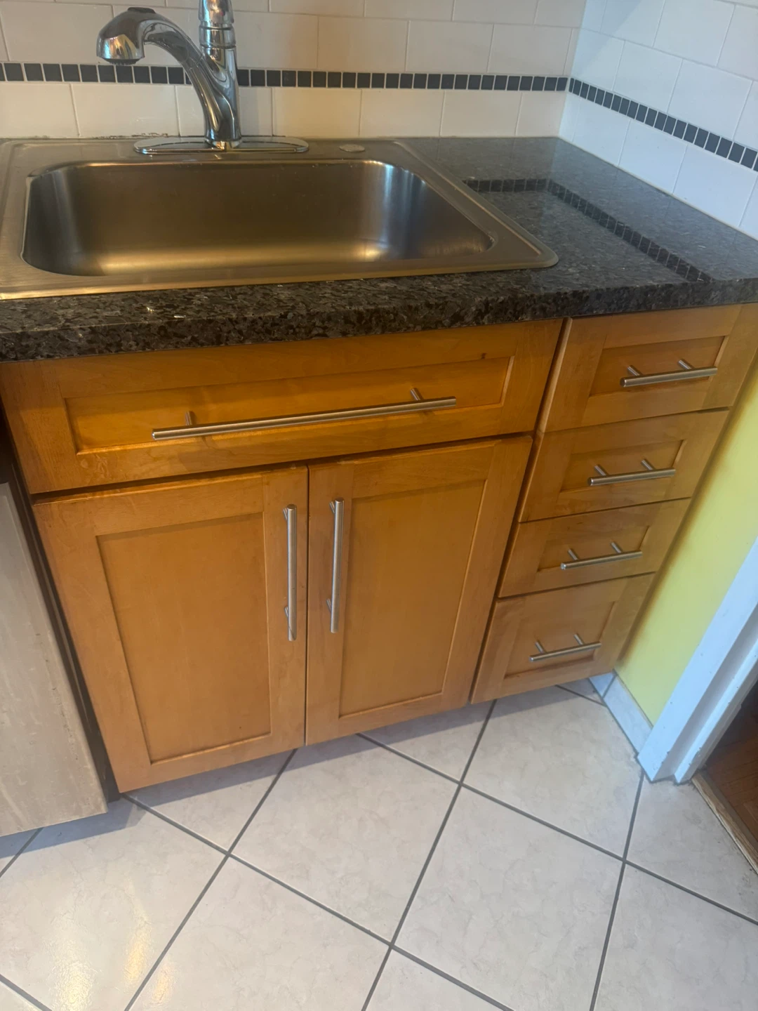 KraftMaid Kitchen Cabinets - photo 4