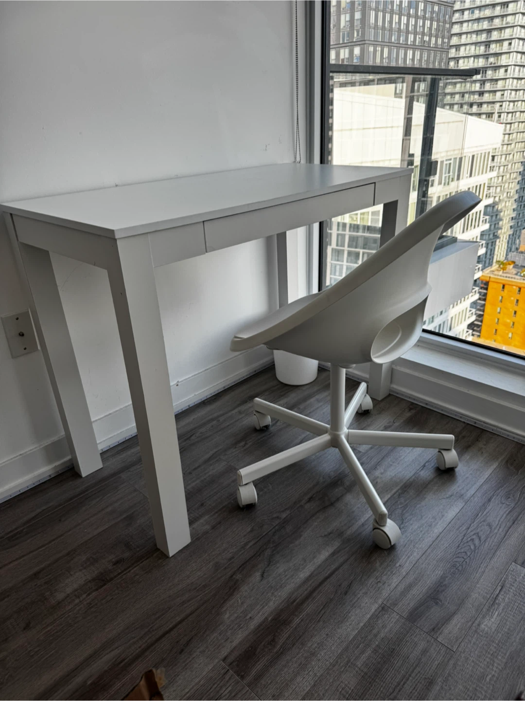 IKEA Vilgot White Swivel Chair - photo 3