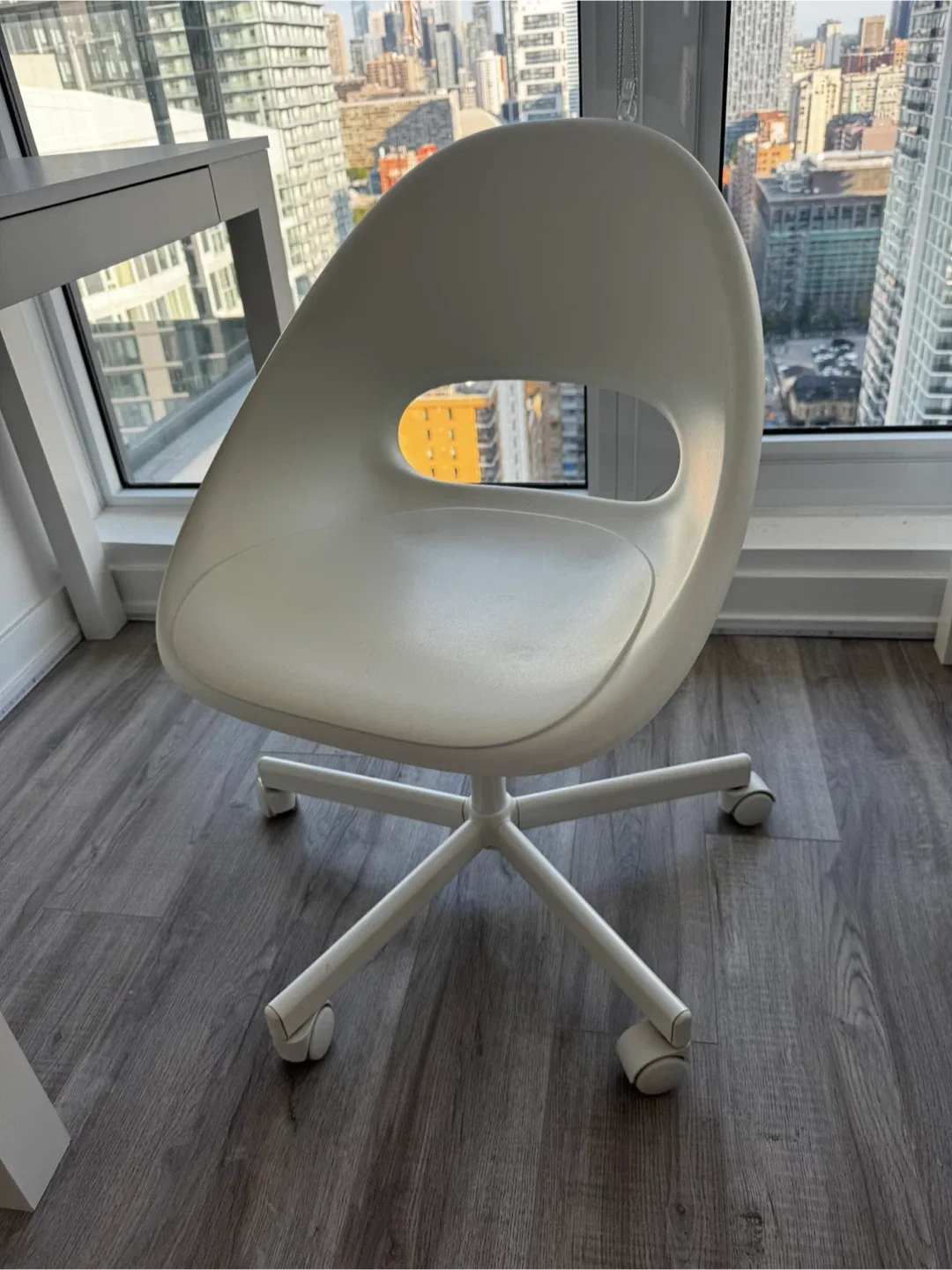 IKEA Vilgot White Swivel Chair thumbnail