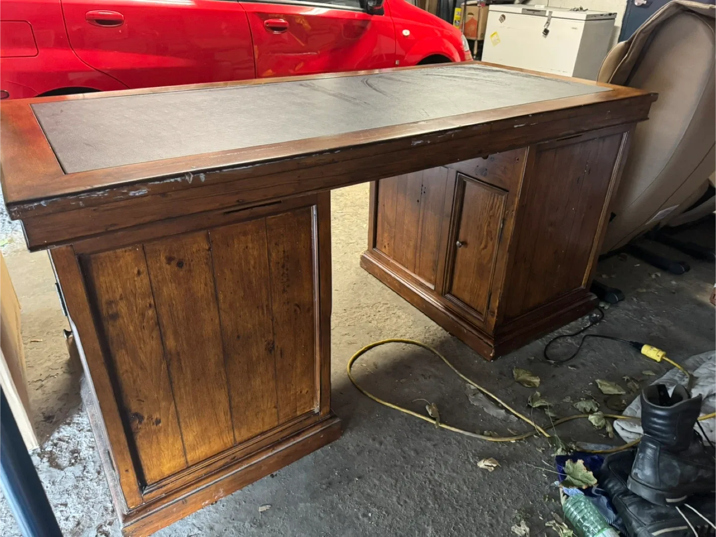 Wooden Executive Desk with Black Leather Top image indicator(8)