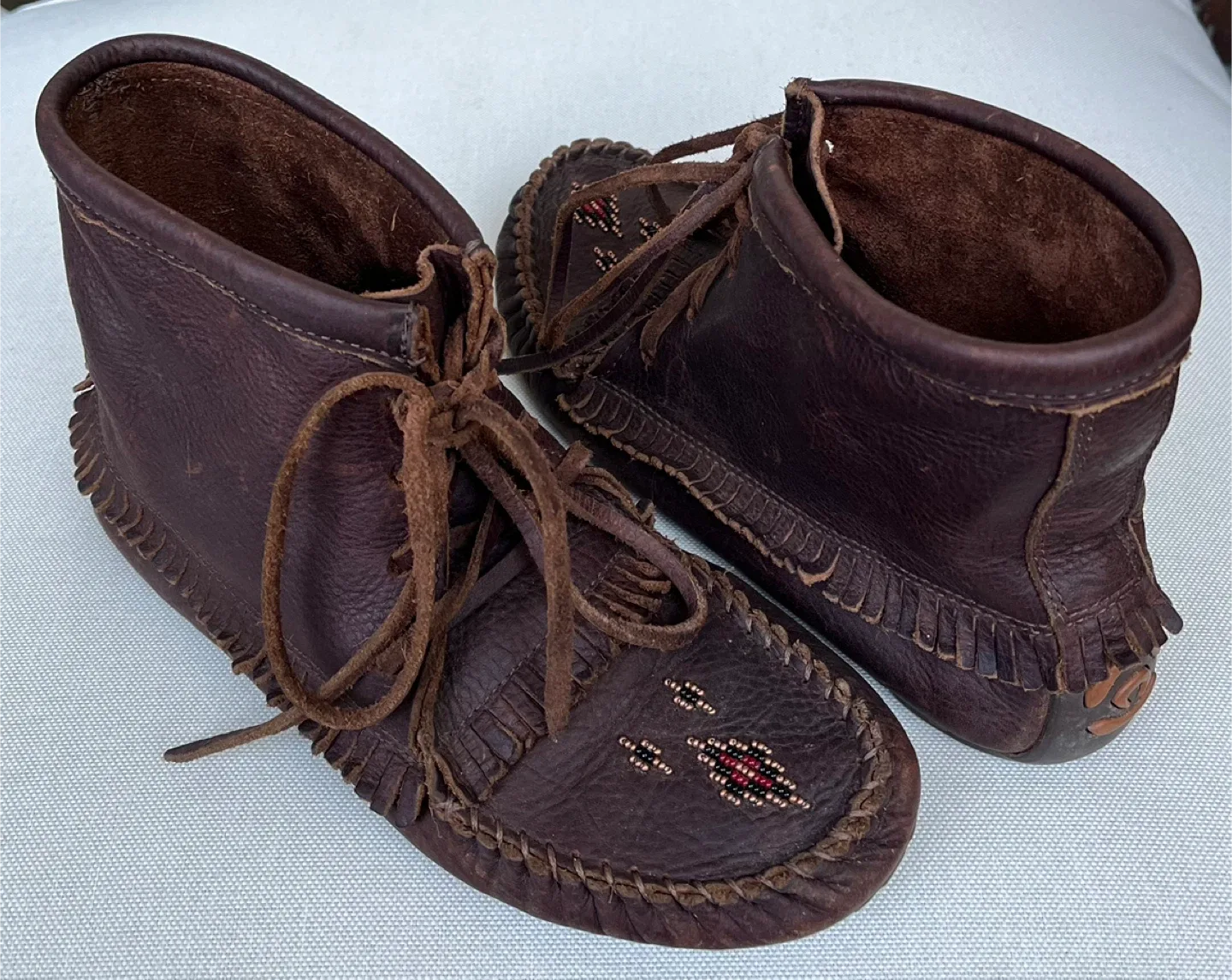 Manitobah Leather Mukluks Women Size 7.5-8 image indicator(3)