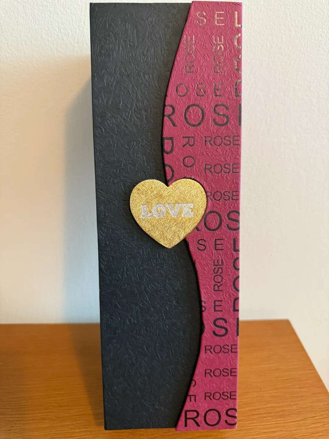 Gilded Rose - Red with Gold Trim image indicator(3)