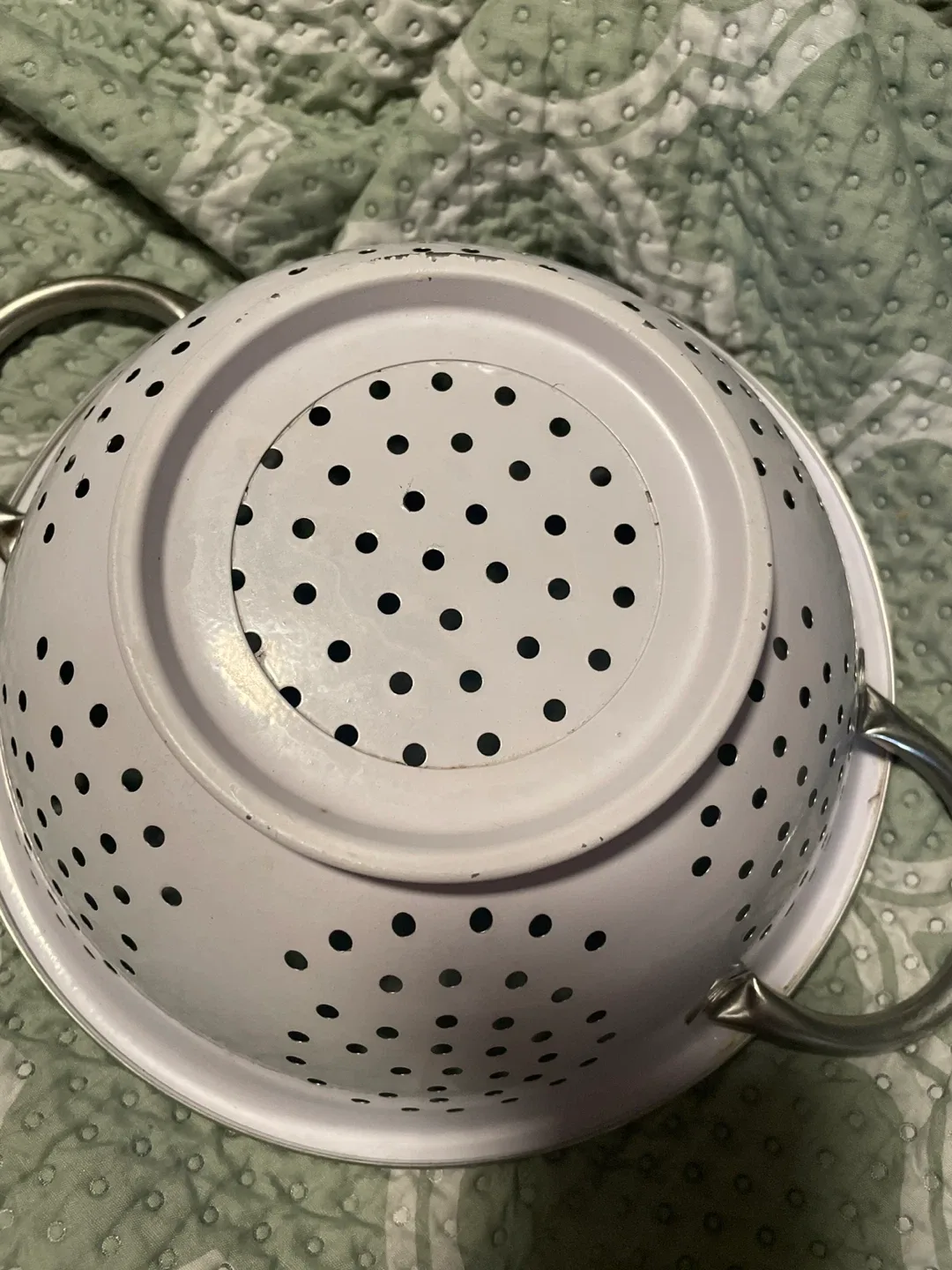 White Metal Colander with Handles thumbnail