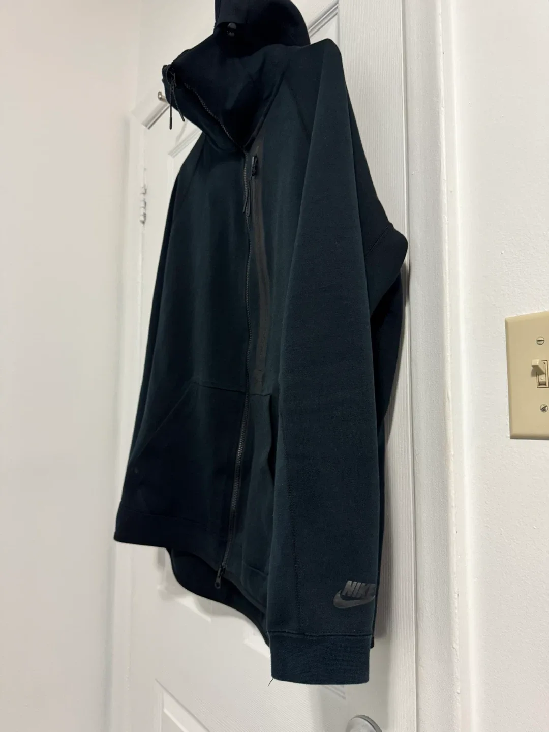 Nike Tech Fleece Full Zip Hoodie (Large) image indicator(3)