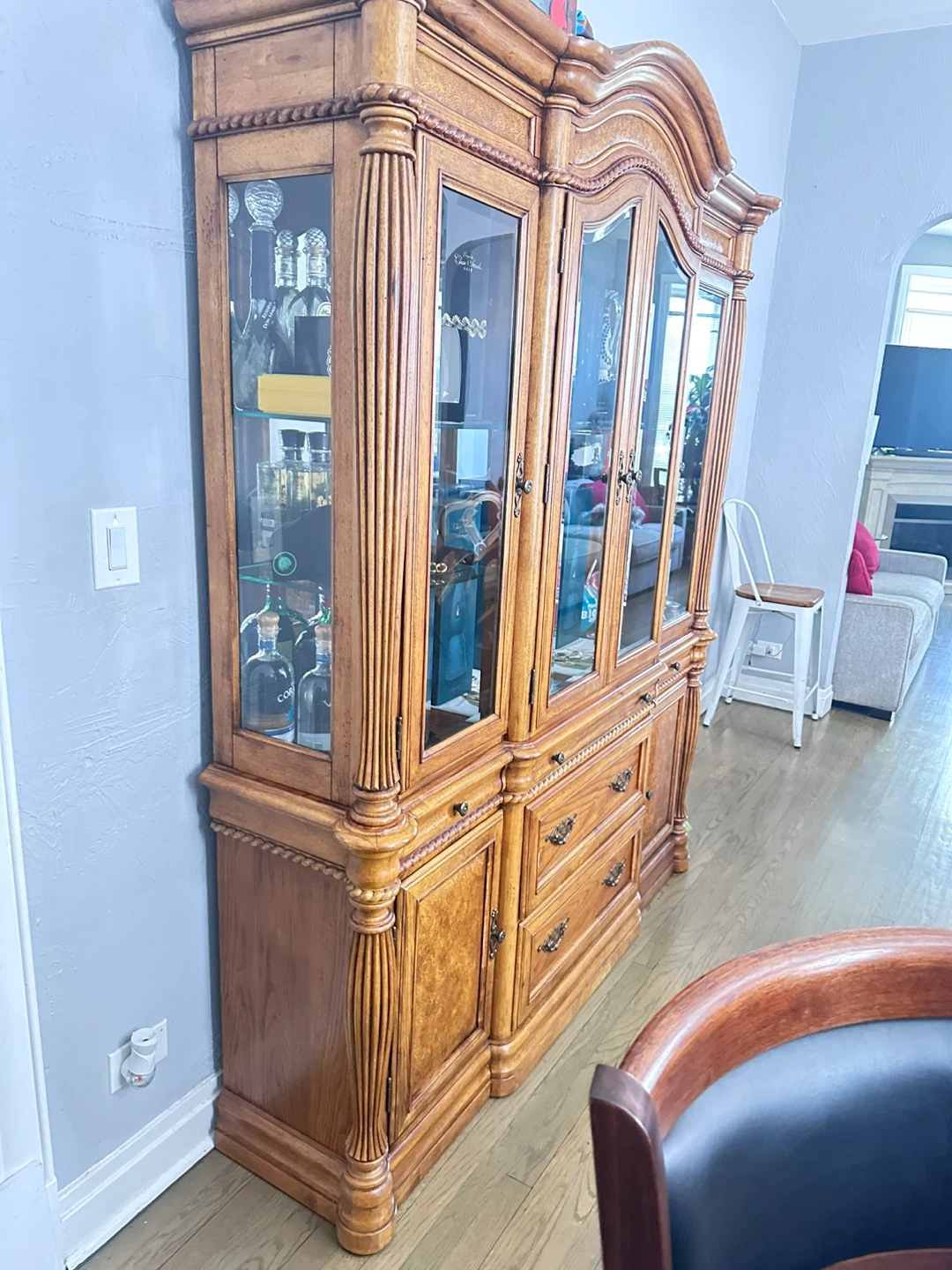CHINA CABINET - photo 2