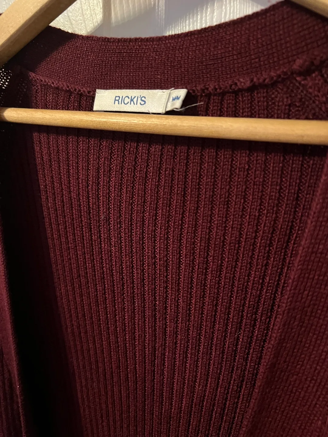 BN without tag Ricki's  Burgundy Cardigan - Size M image indicator(2)