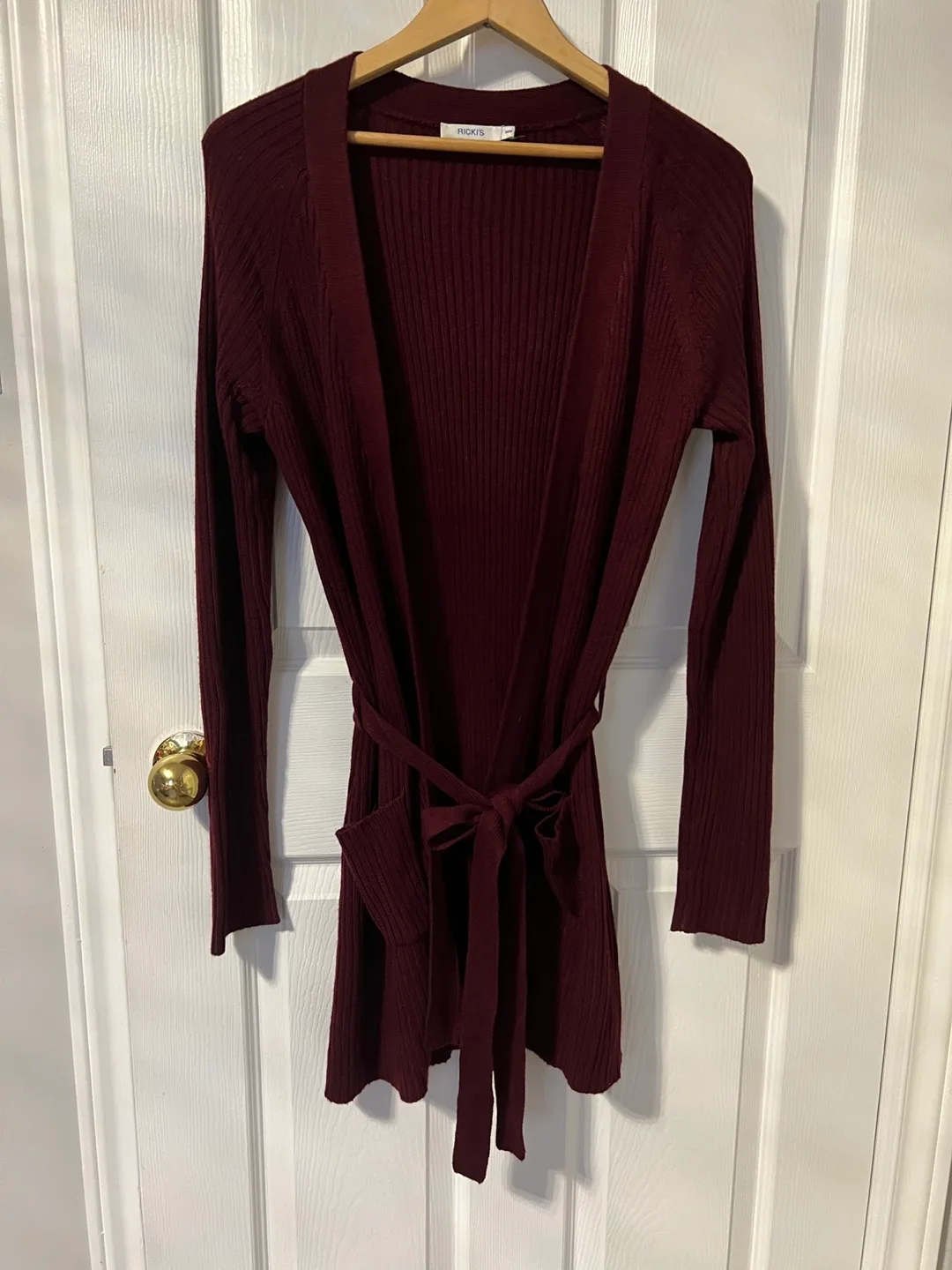 BN without tag Ricki's  Burgundy Cardigan - Size M thumbnail
