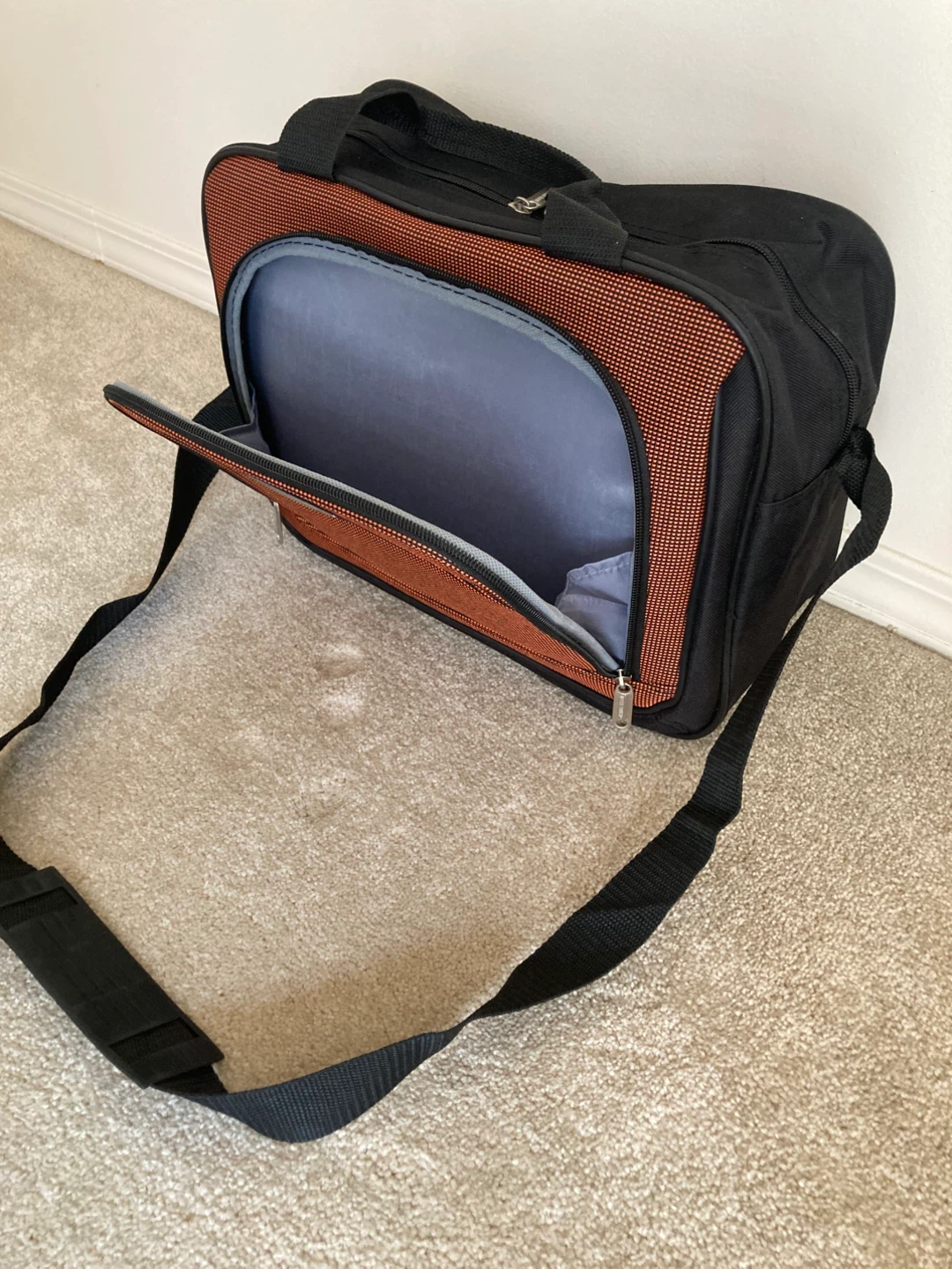 Under seat, tote bag - photo 3