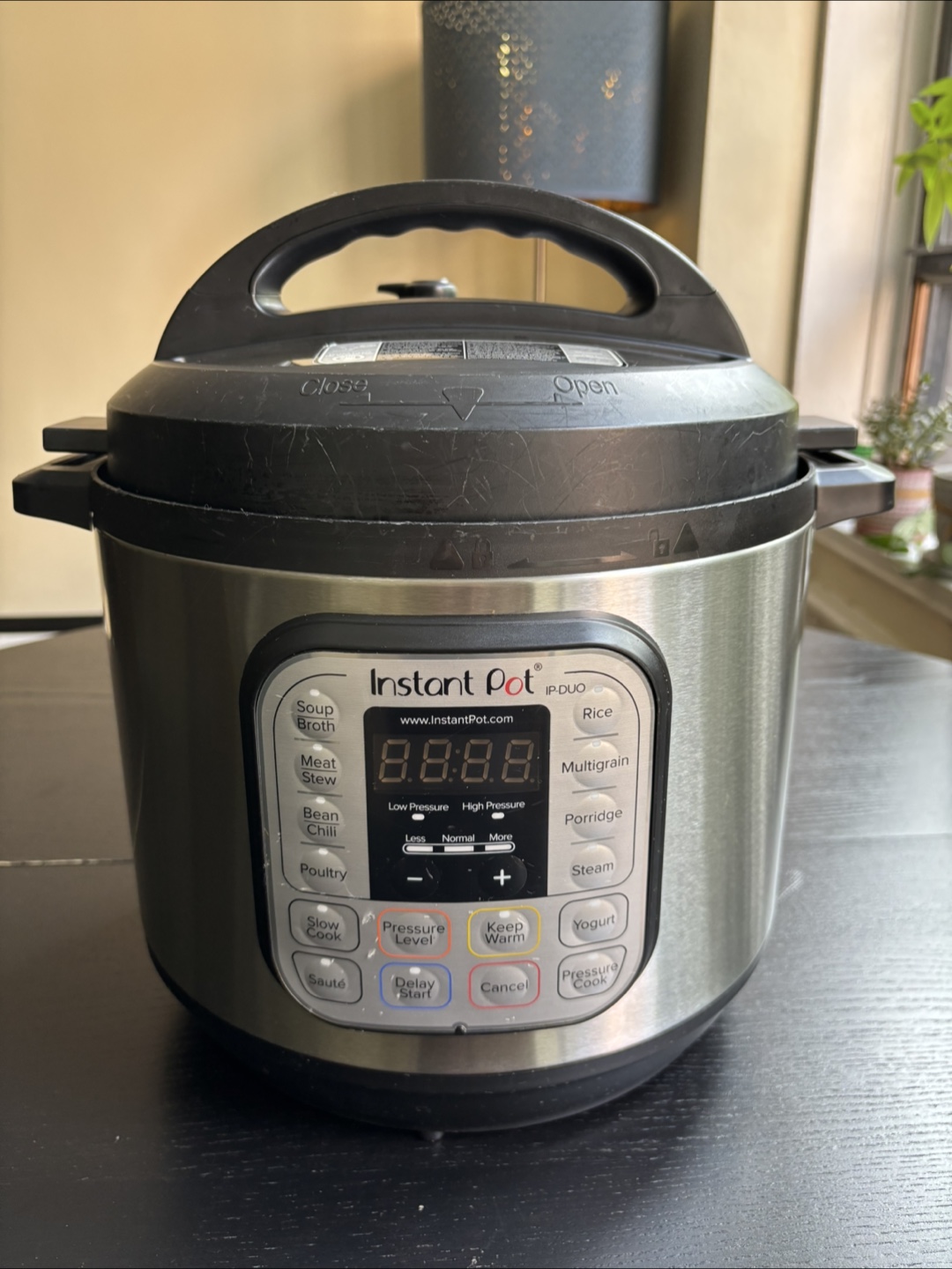 Instant Pot 8QT Electric Pressure Cooker