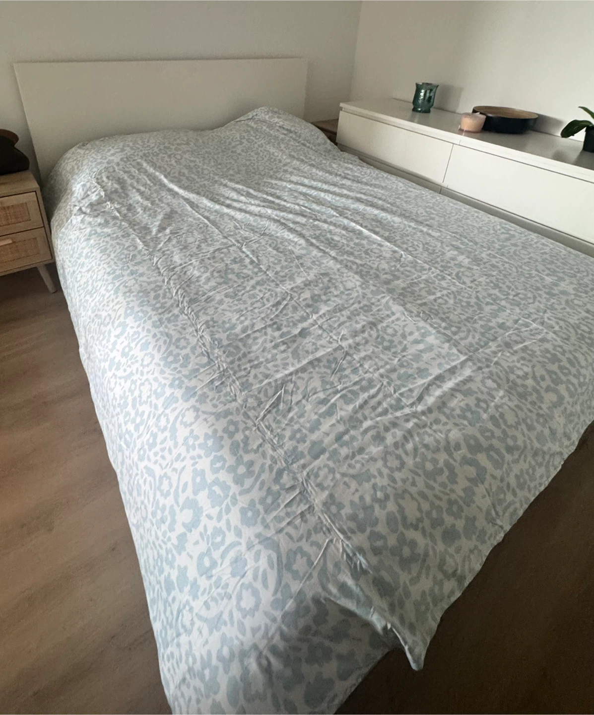 IKEA Malm White Bed Frame (Queen) with double storage - photo 3